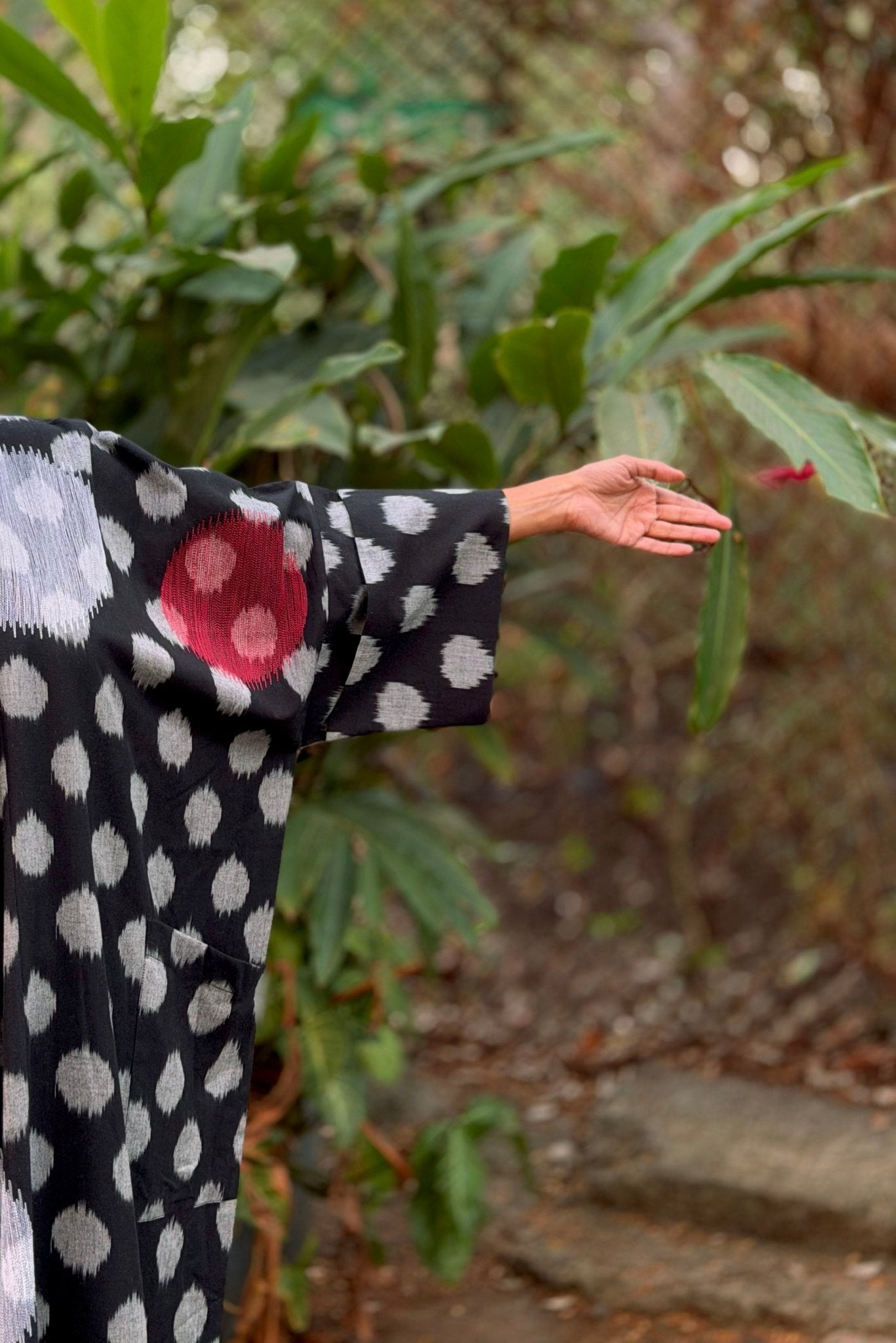 Kimono Tunic in Black Ikat - CiceroniTunicsChiu