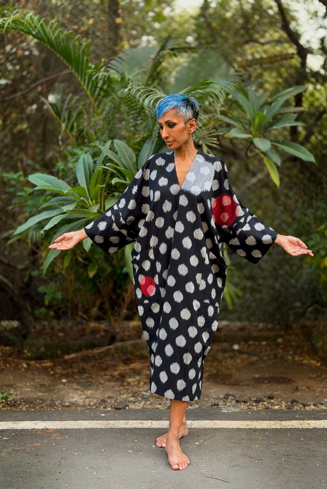 Kimono Tunic in Black Ikat - CiceroniTunicsChiu