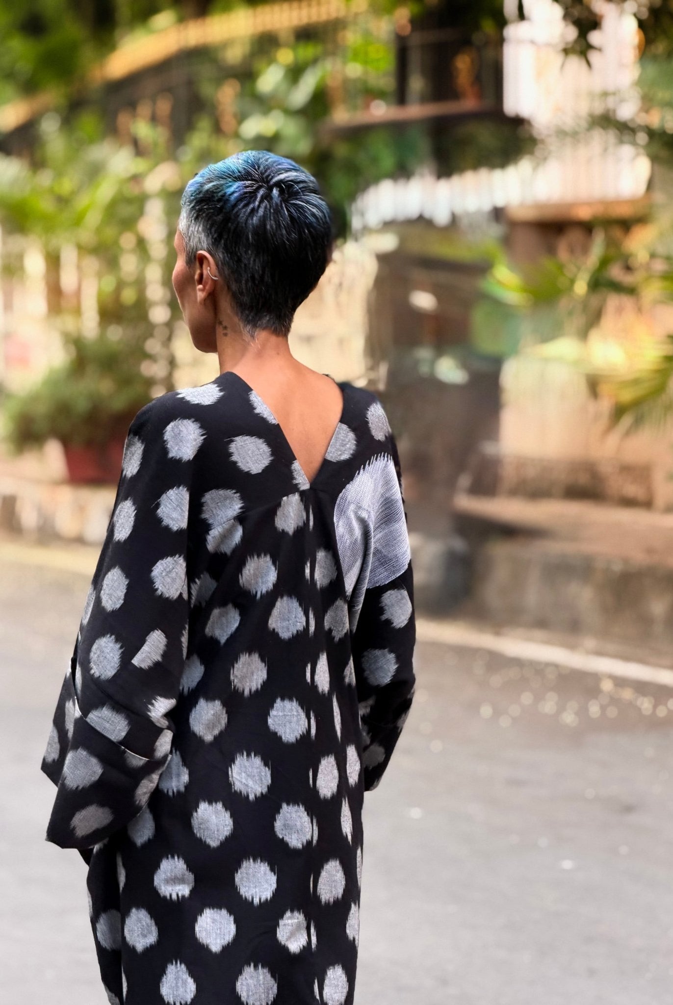 Kimono Tunic in Black Ikat - CiceroniTunicsChiu