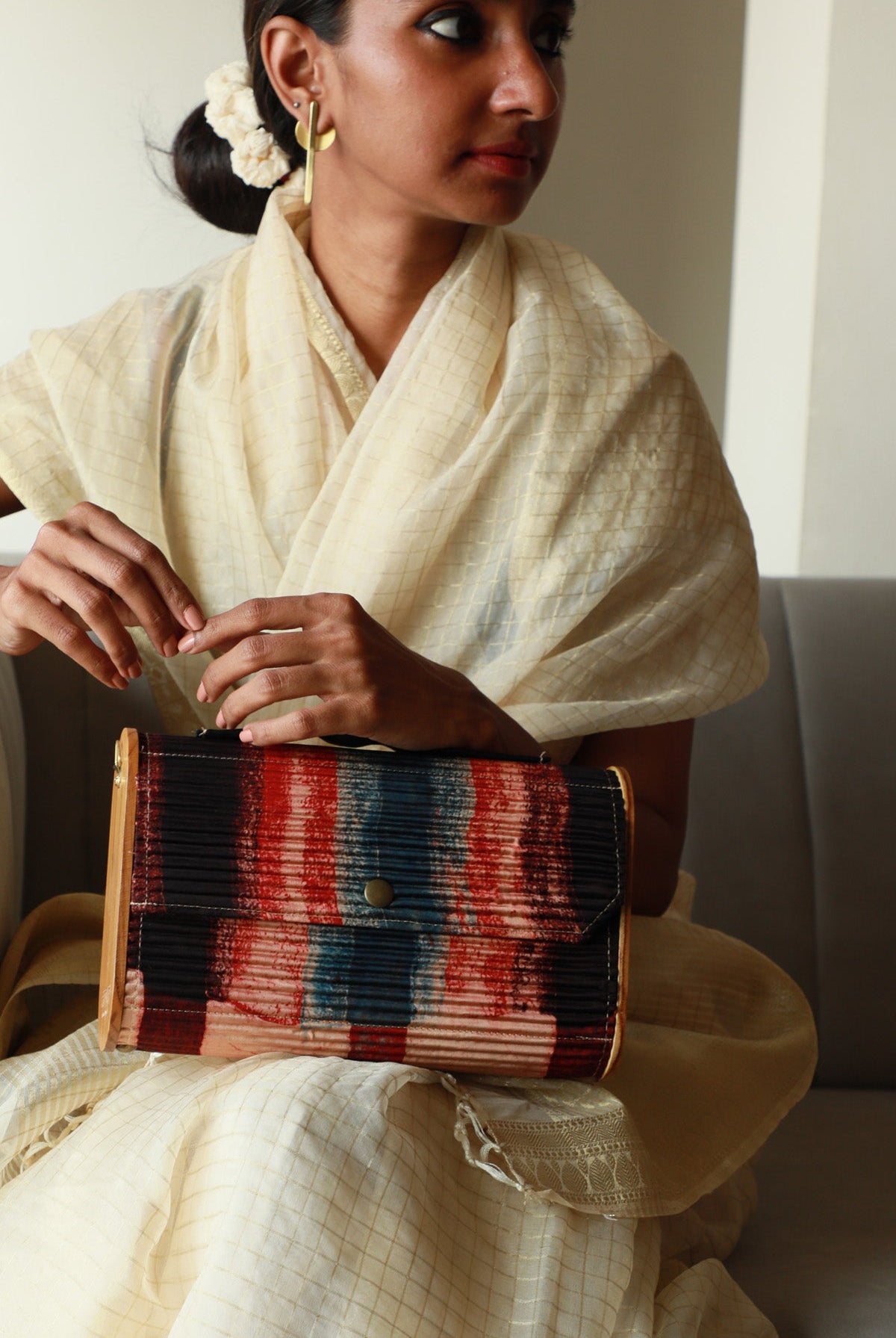 Kinu Upcycled Capsule Clutch - CiceroniClutchLukka Chuppi