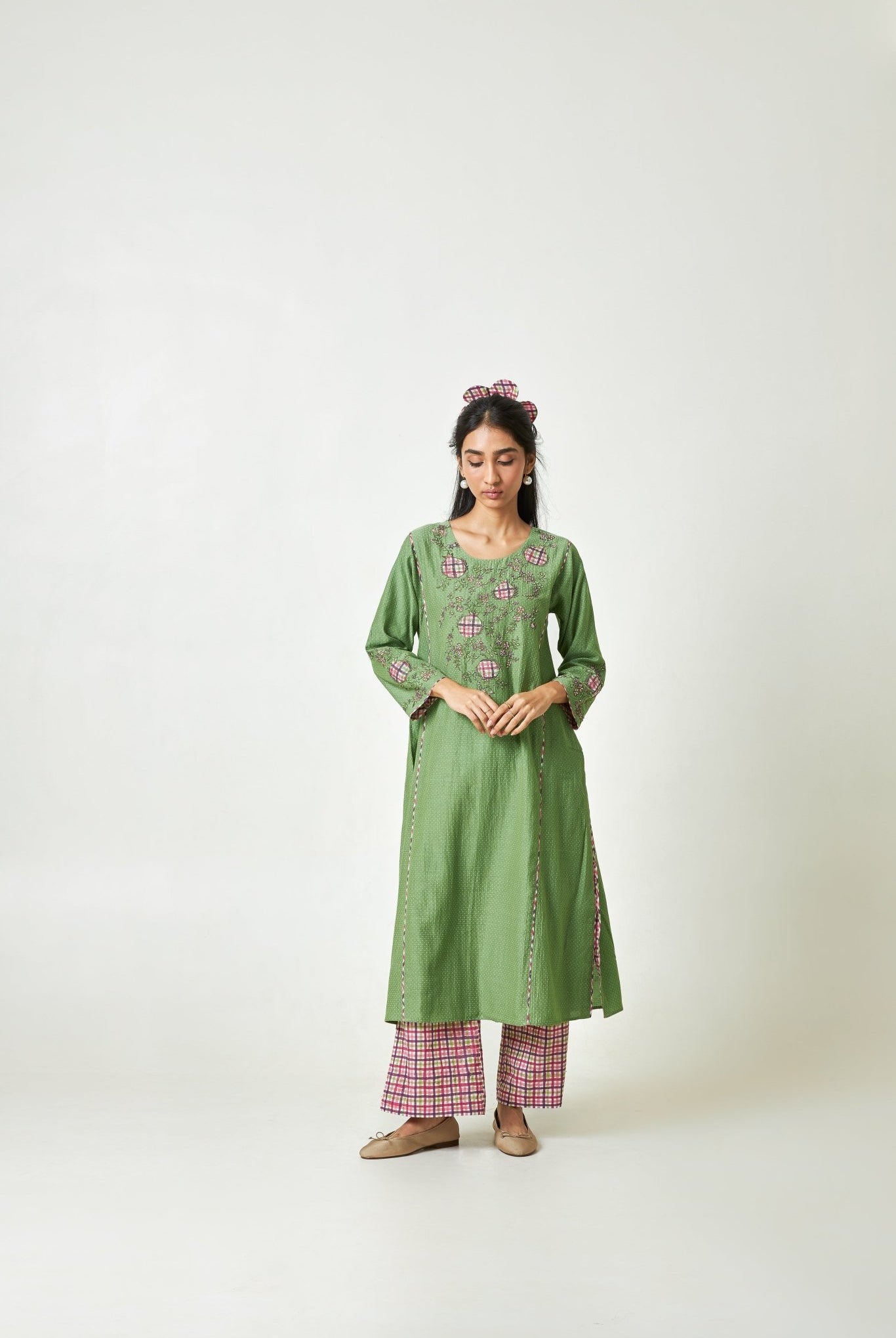 Kiwi Mist Embroidered Kurta Set - CiceroniKurta SetPants and Pajamas
