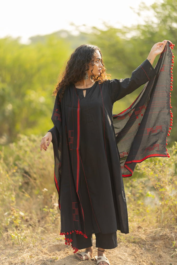 Kuro Kurta Set with Dupatta - CiceroniKurta Set, Everyday WearMaidaan