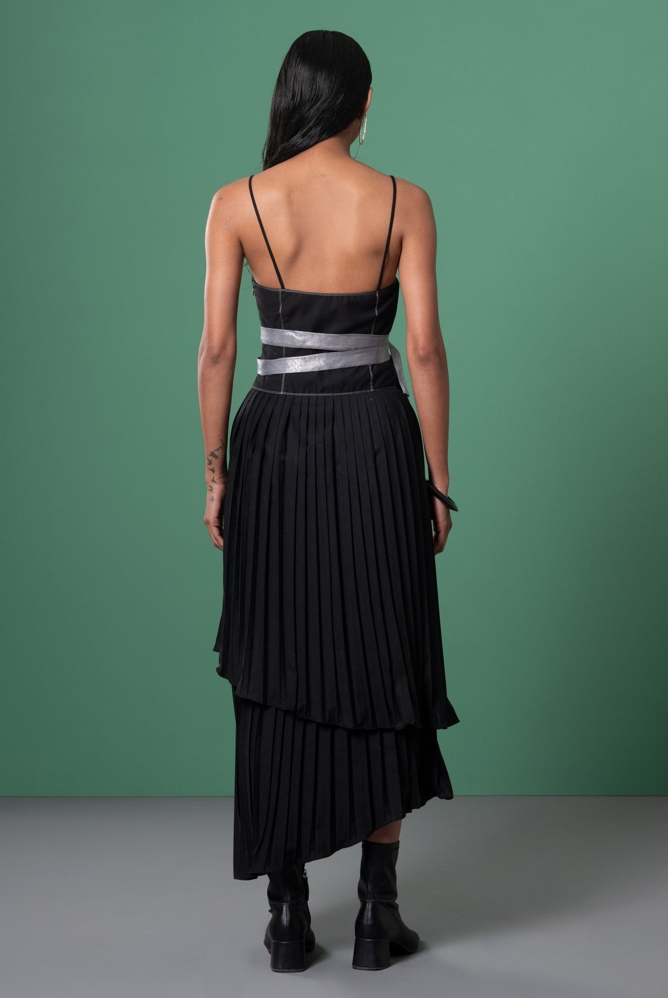Kuro Pleated Dress - CiceroniDressesAdvait