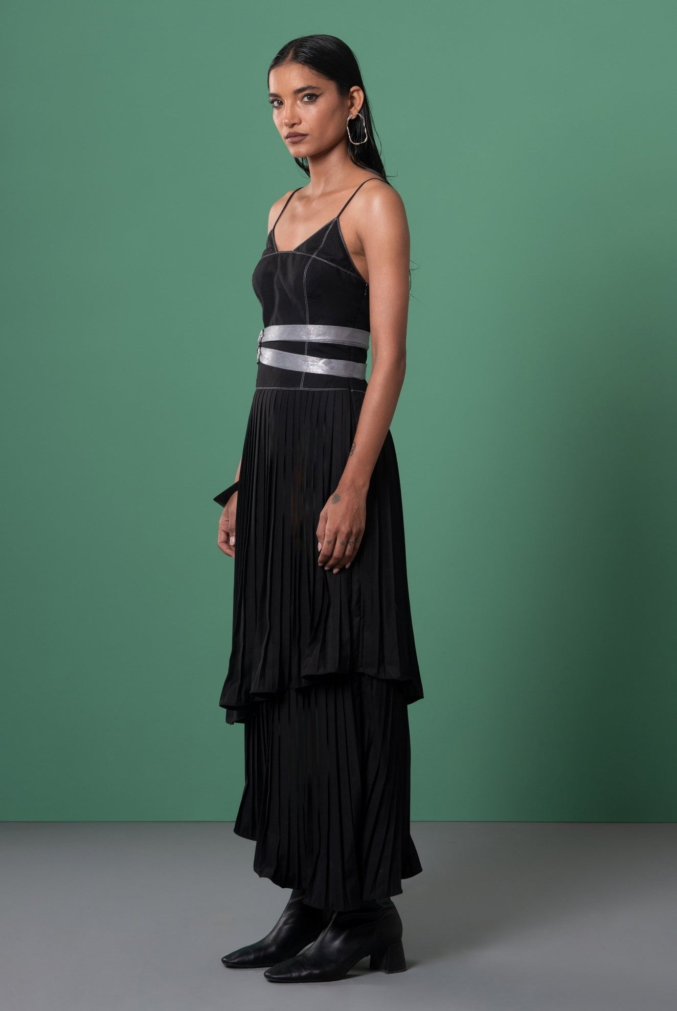 Kuro Pleated Dress - CiceroniDressesAdvait
