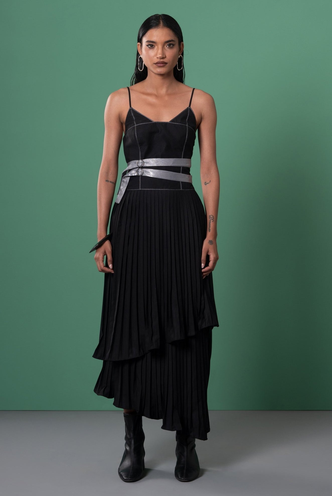 Kuro Pleated Dress - CiceroniDressesAdvait