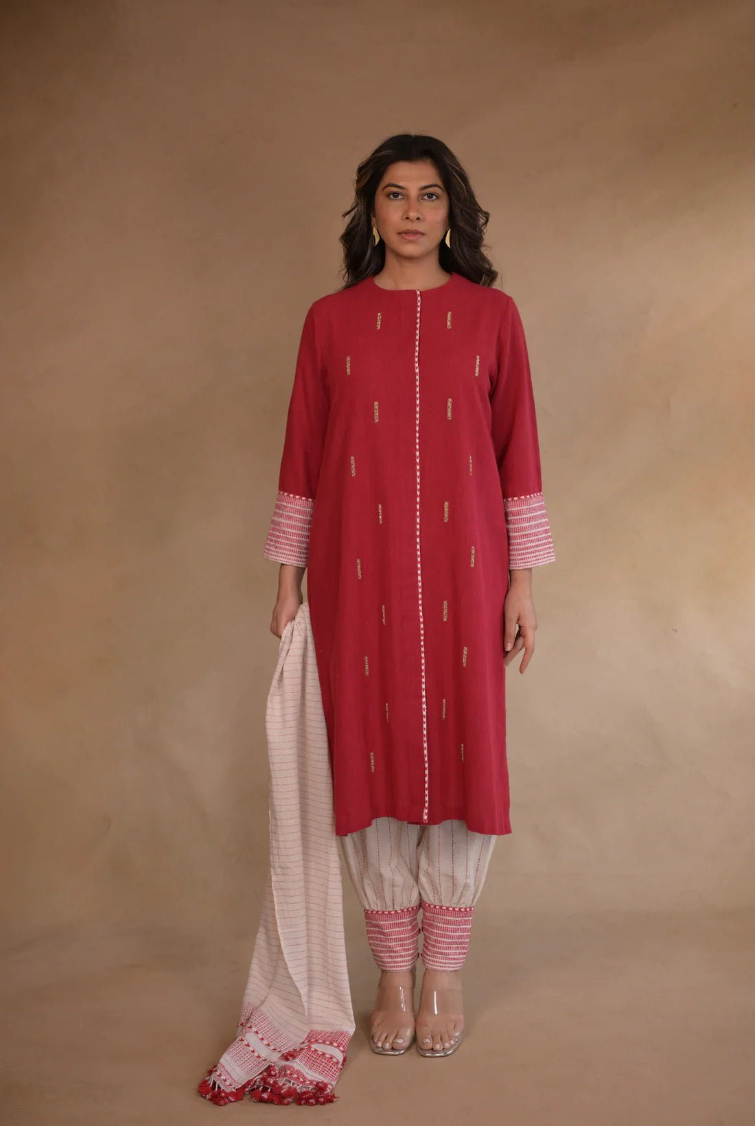 Kurta, with focus weaving details and hand embroidery - CiceroniKurta Set, Everyday WearRang by Rajvi