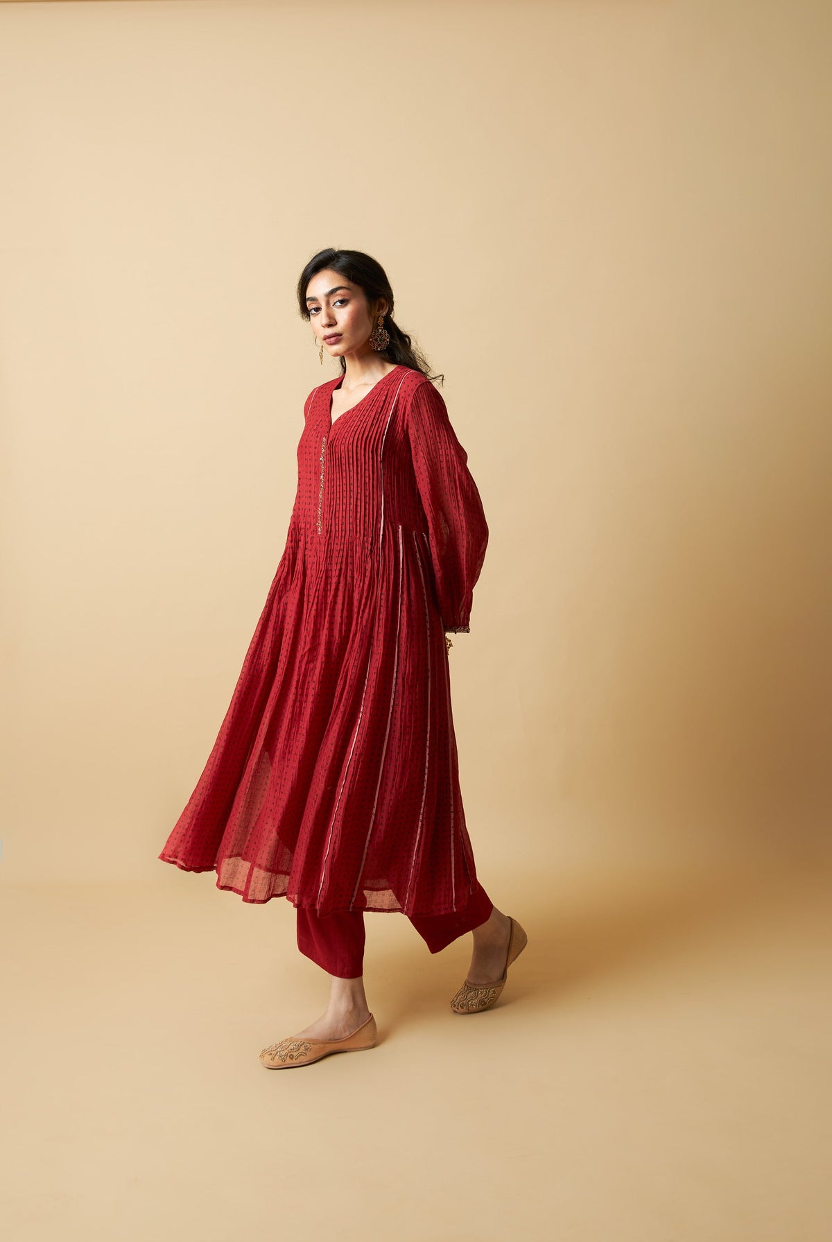 Laal Gulal Embroidered Kurta Set- Set of 2 - CiceroniKurta Set, Festive WearPants and Pajamas