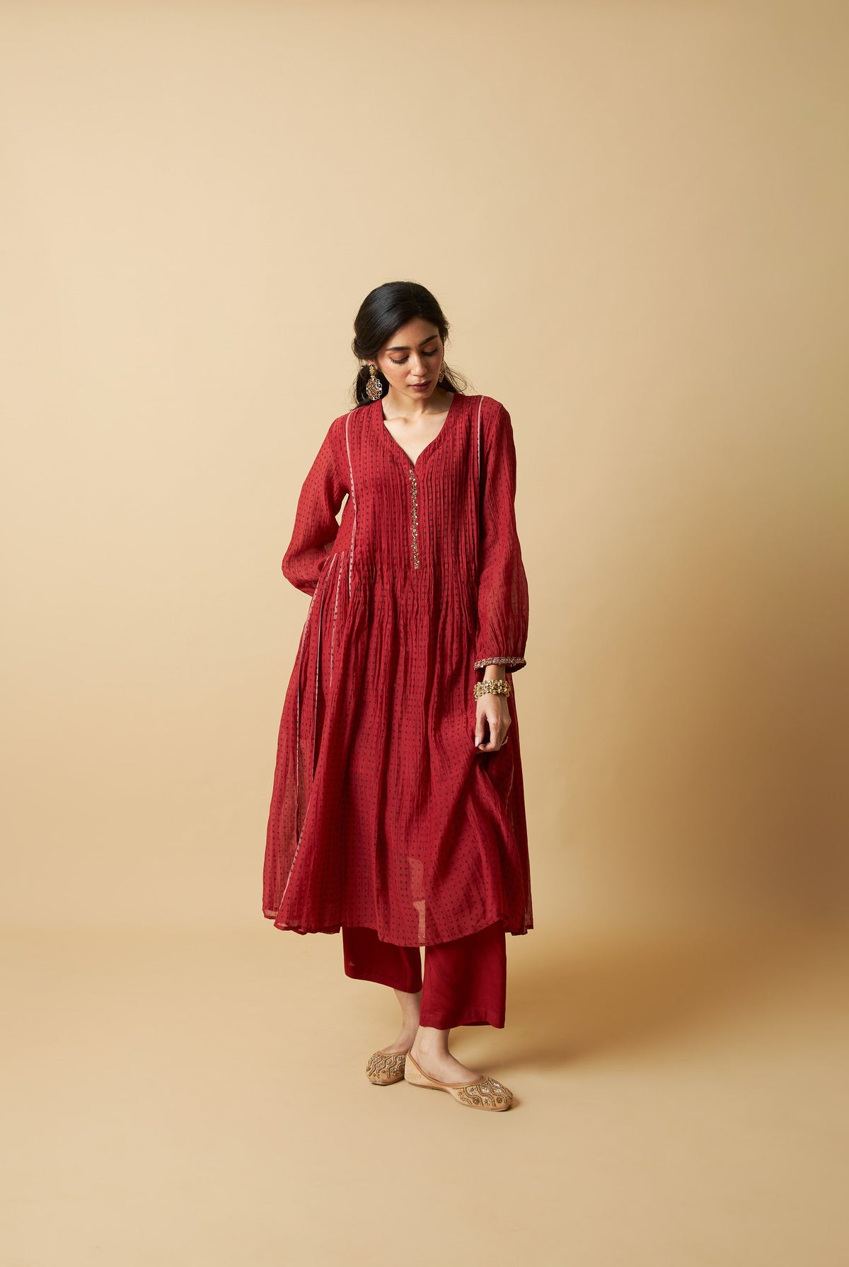 Laal Gulal Embroidered Kurta Set- Set of 2 - CiceroniKurta Set, Festive WearPants and Pajamas