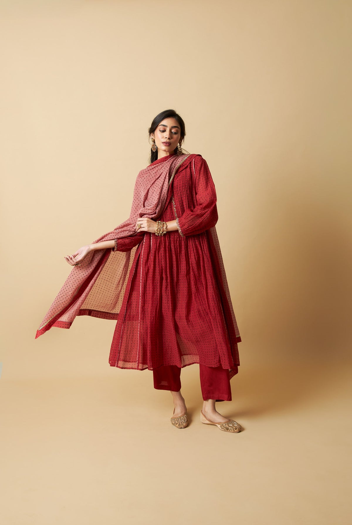 Laal Gulal Embroidered Kurta Set- Set of 3 - CiceroniKurta Set, Festive WearPants and Pajamas