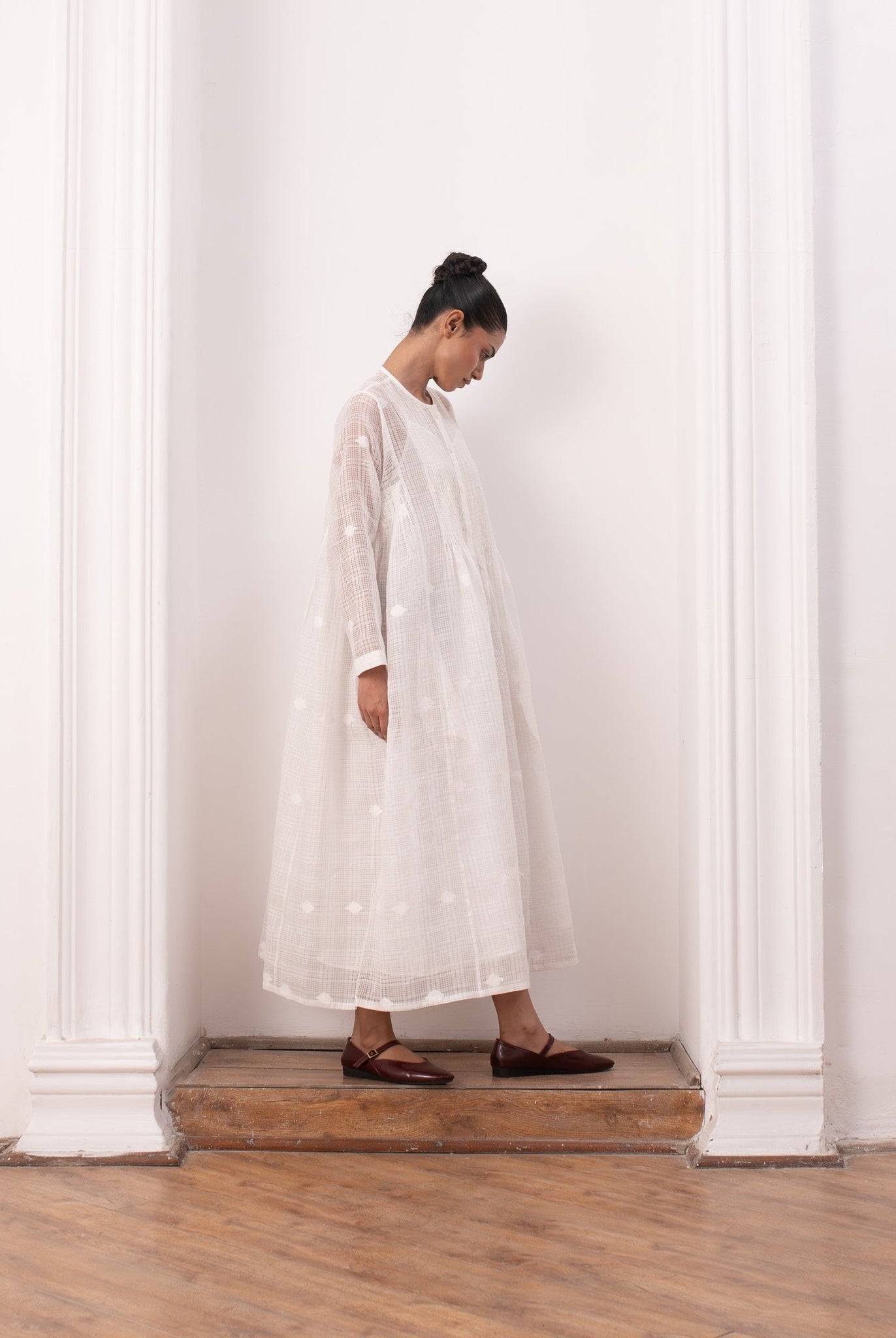 Lucie Rie Dress - White - CiceroniDressesHiranya