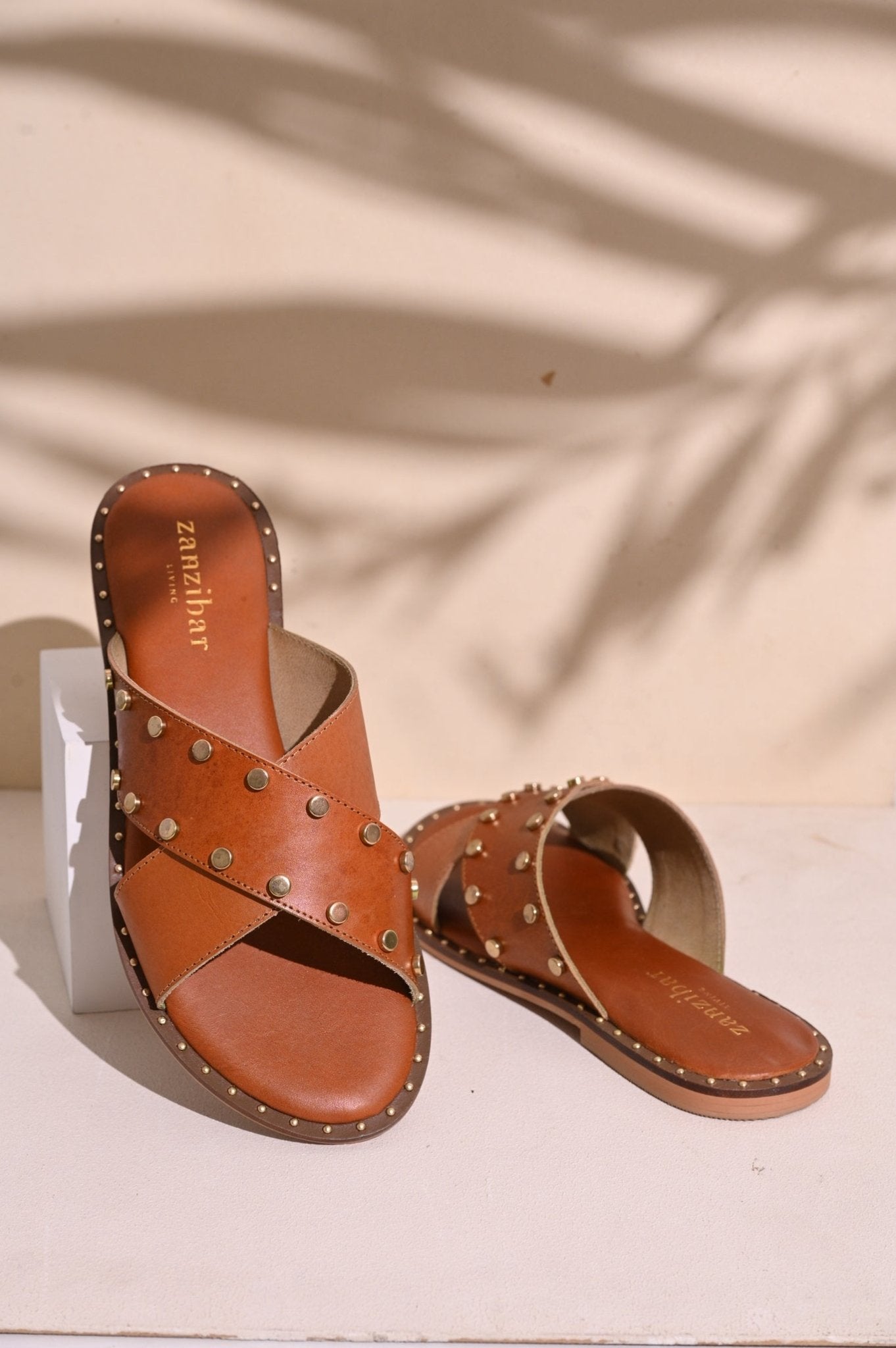 Marlborough Rivet - Tan - CiceroniFlatsZanzibar Living