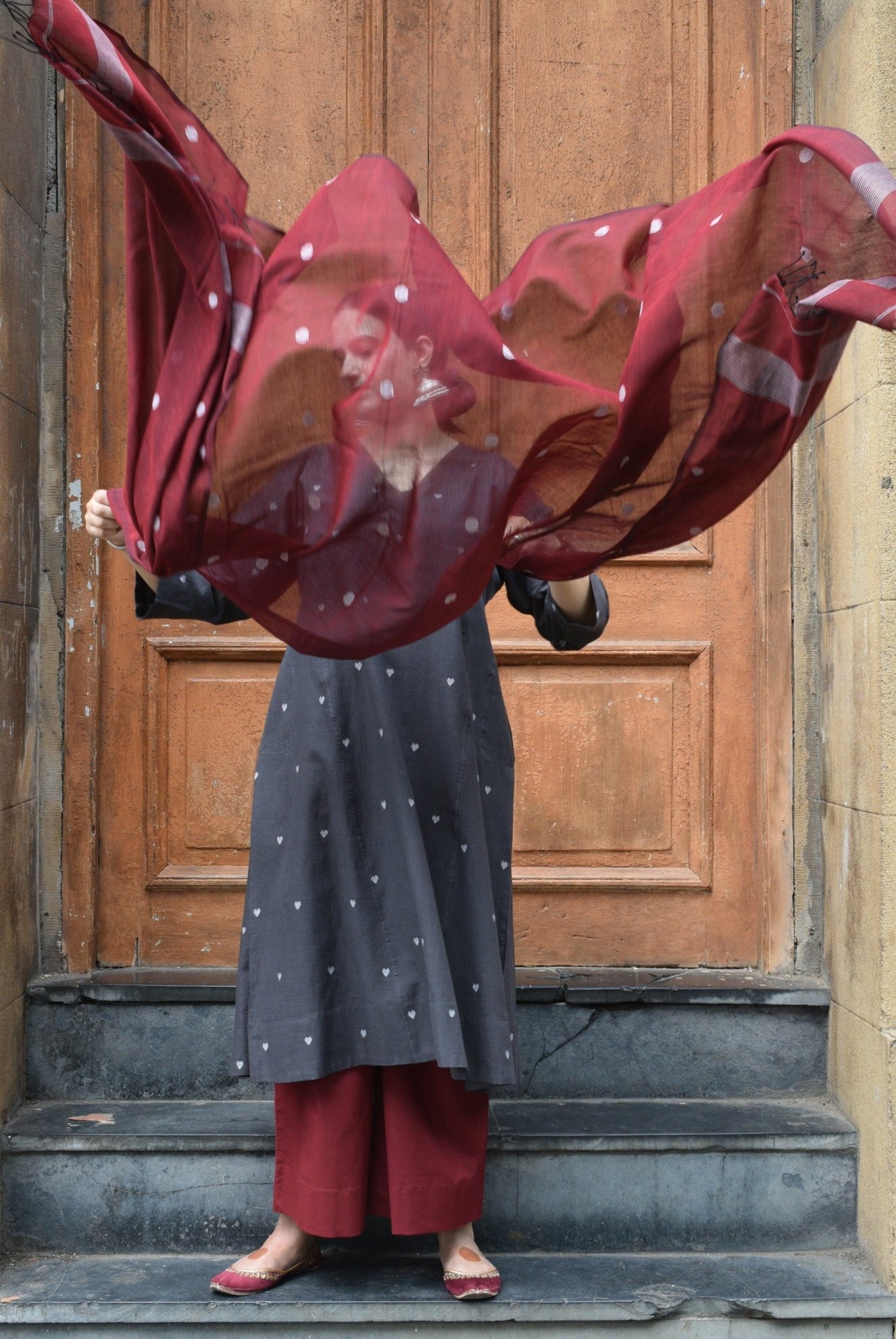 Maroon Handwoven Jamdani Dupatta - CiceroniDupattaHouse of Moxa
