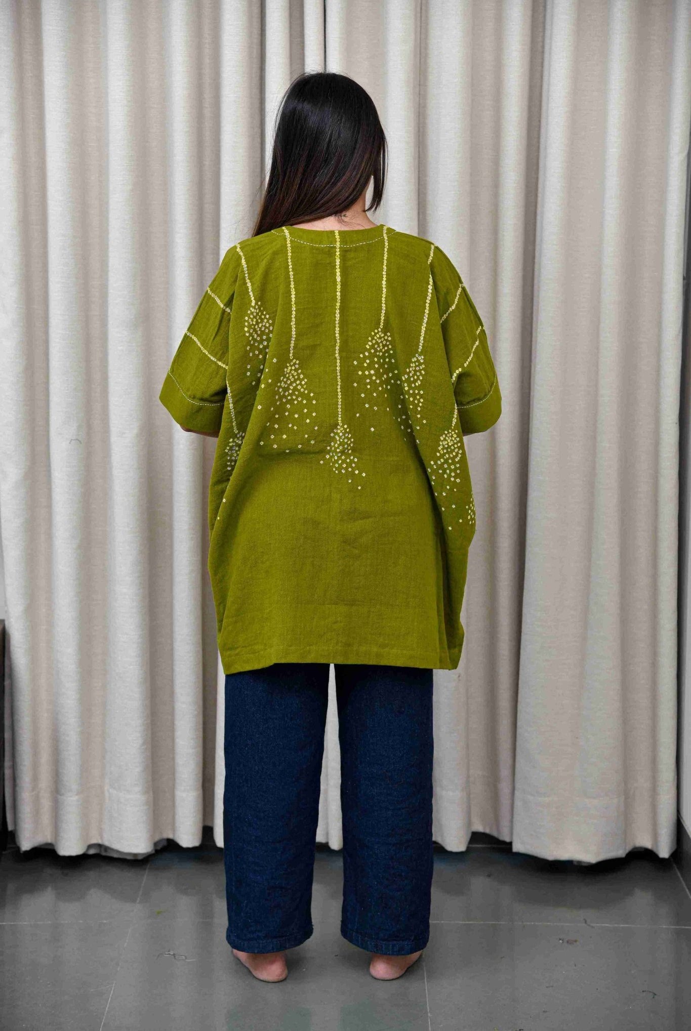 Mehandi Distorted Line Top - CiceroniTopsYD Aashiya