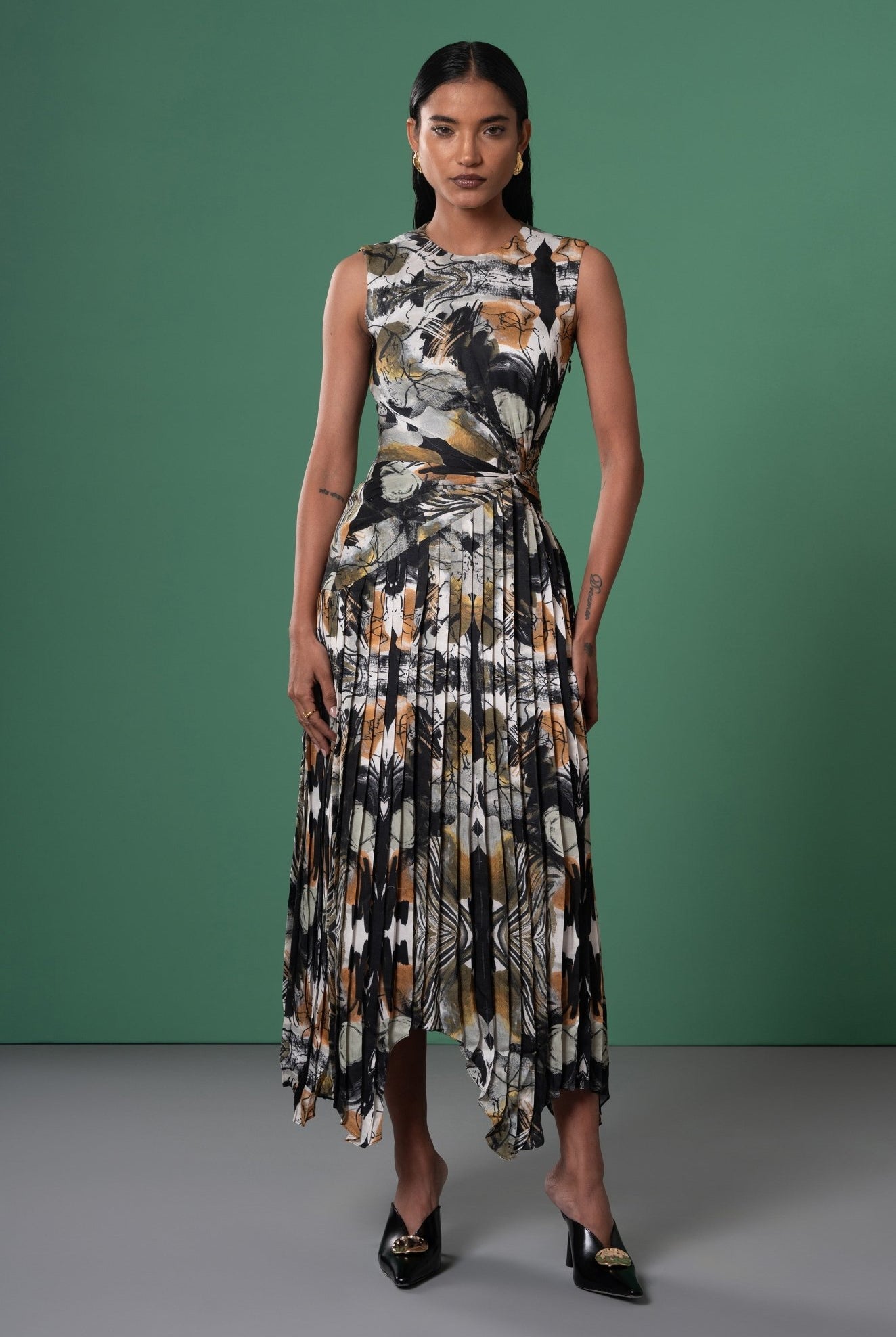 Meiro Pleated Dress - CiceroniDressesAdvait
