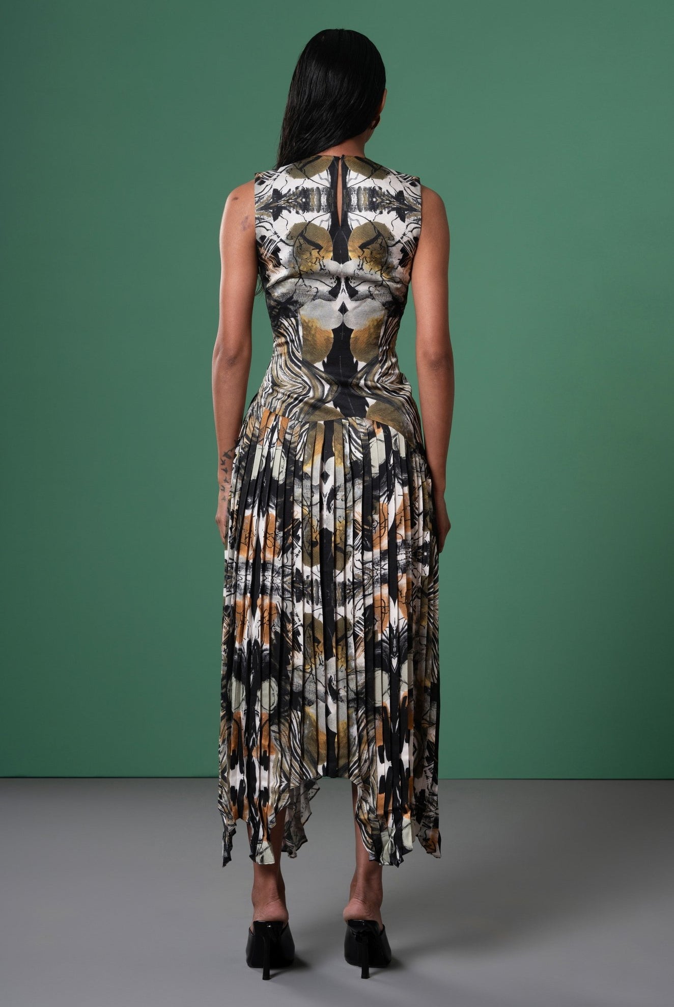 Meiro Pleated Dress - CiceroniDressesAdvait