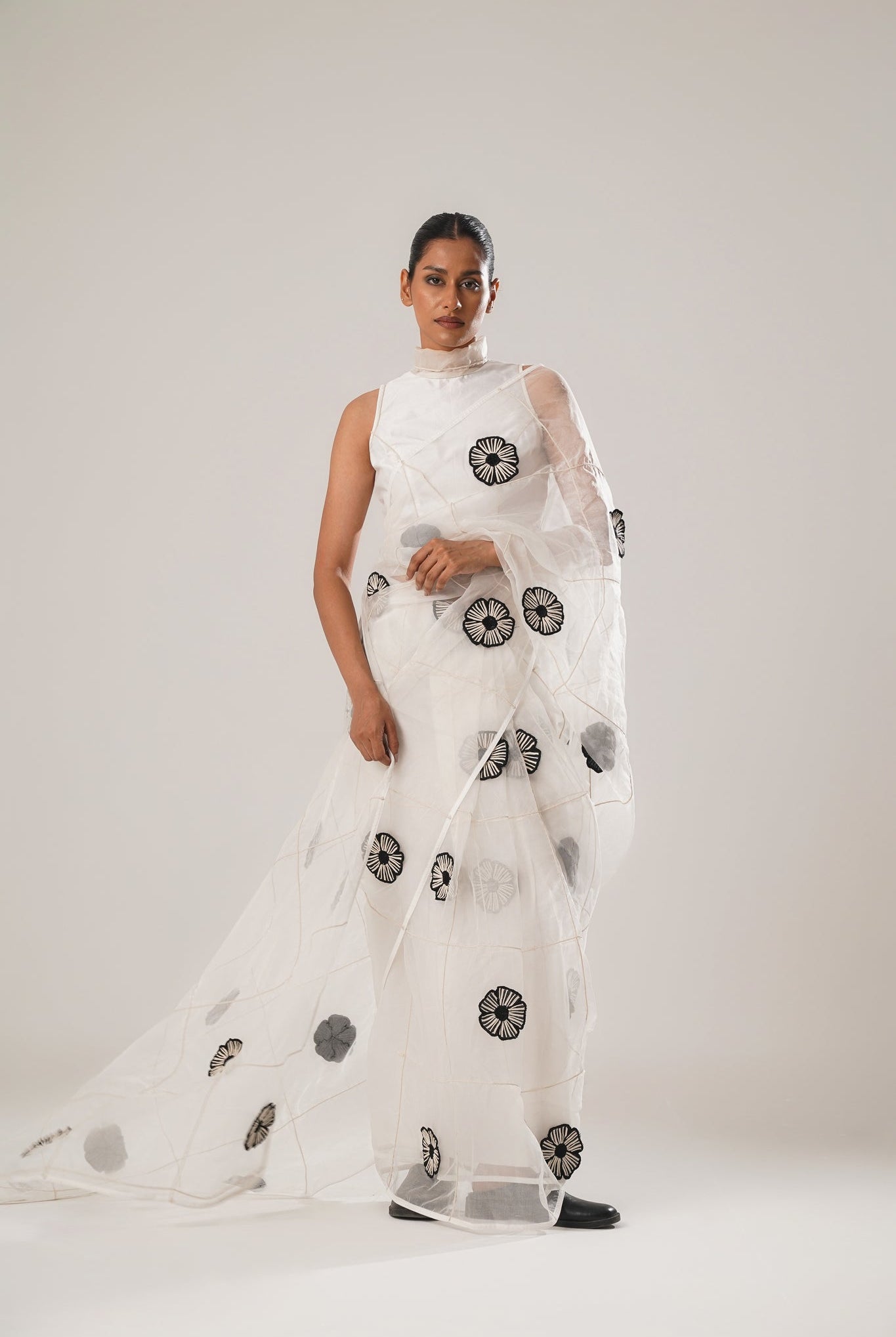 MJ White Floral Saree - CiceroniSareeATBW