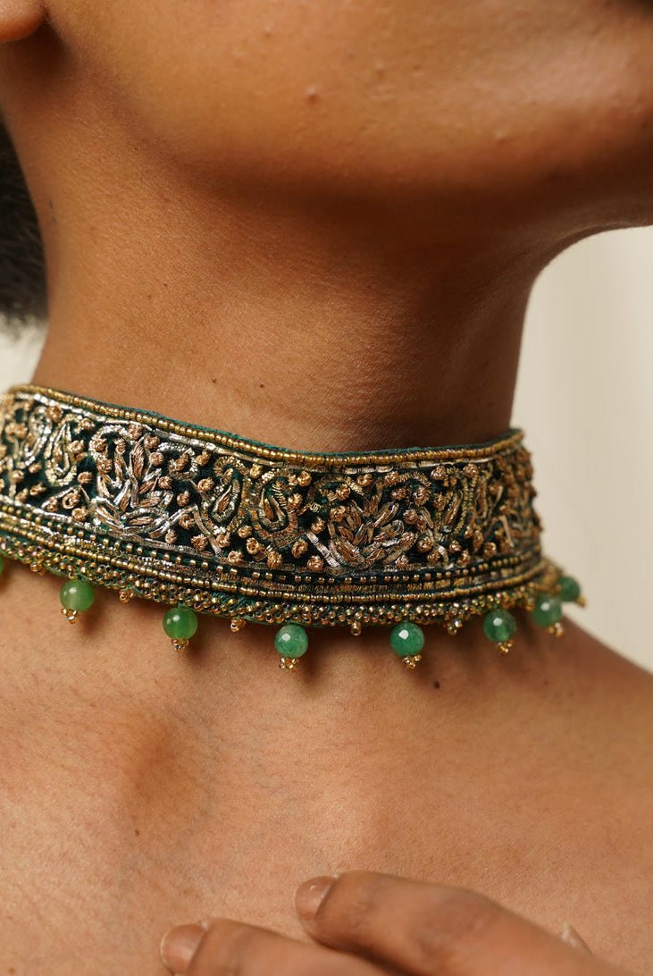 Moirra – Amina, Emerald Green Velvet Choker - CiceroniNeckpieceMoirra