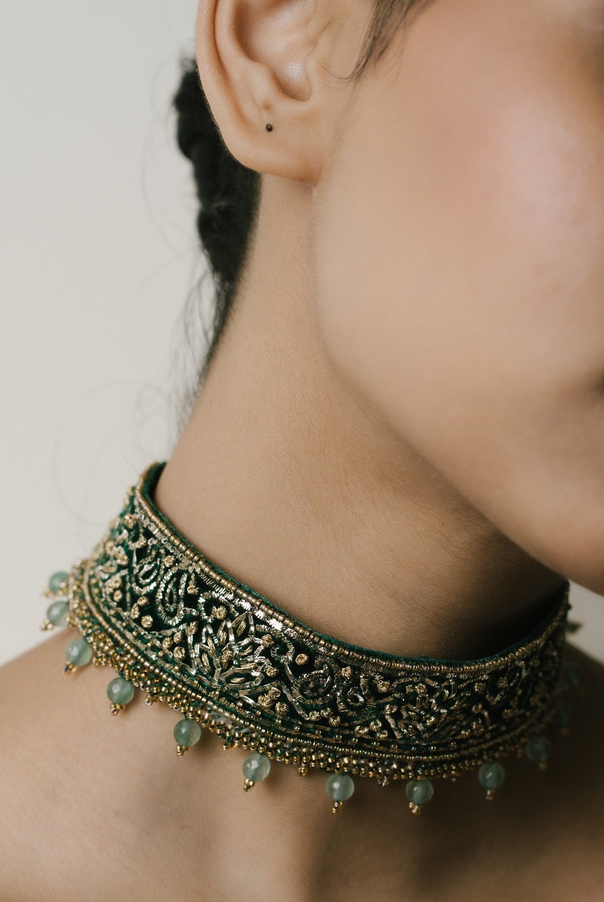 Moirra – Amina, Emerald Green Velvet Choker - CiceroniNeckpieceMoirra