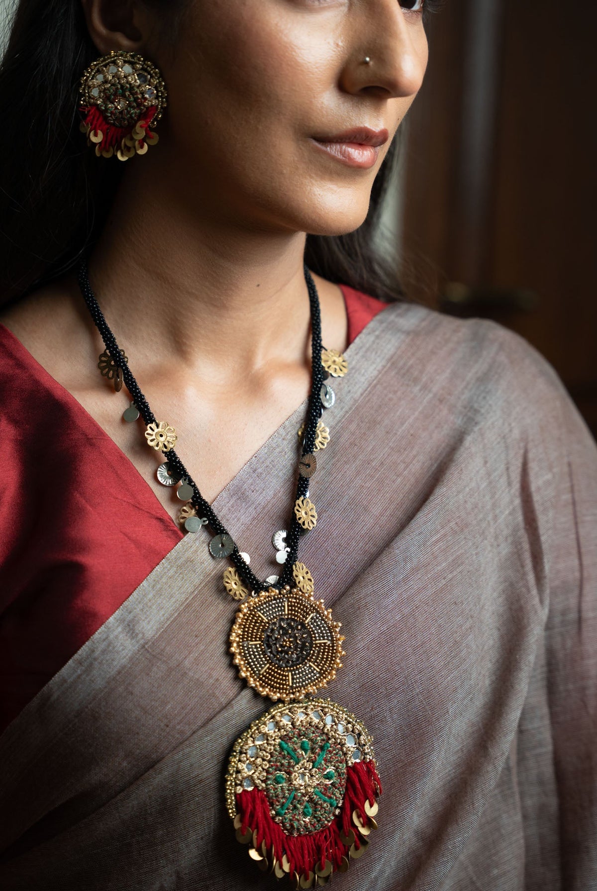 Moirra – Heena Maroon and Black Long Necklace - CiceroniNeckpieceMoirra