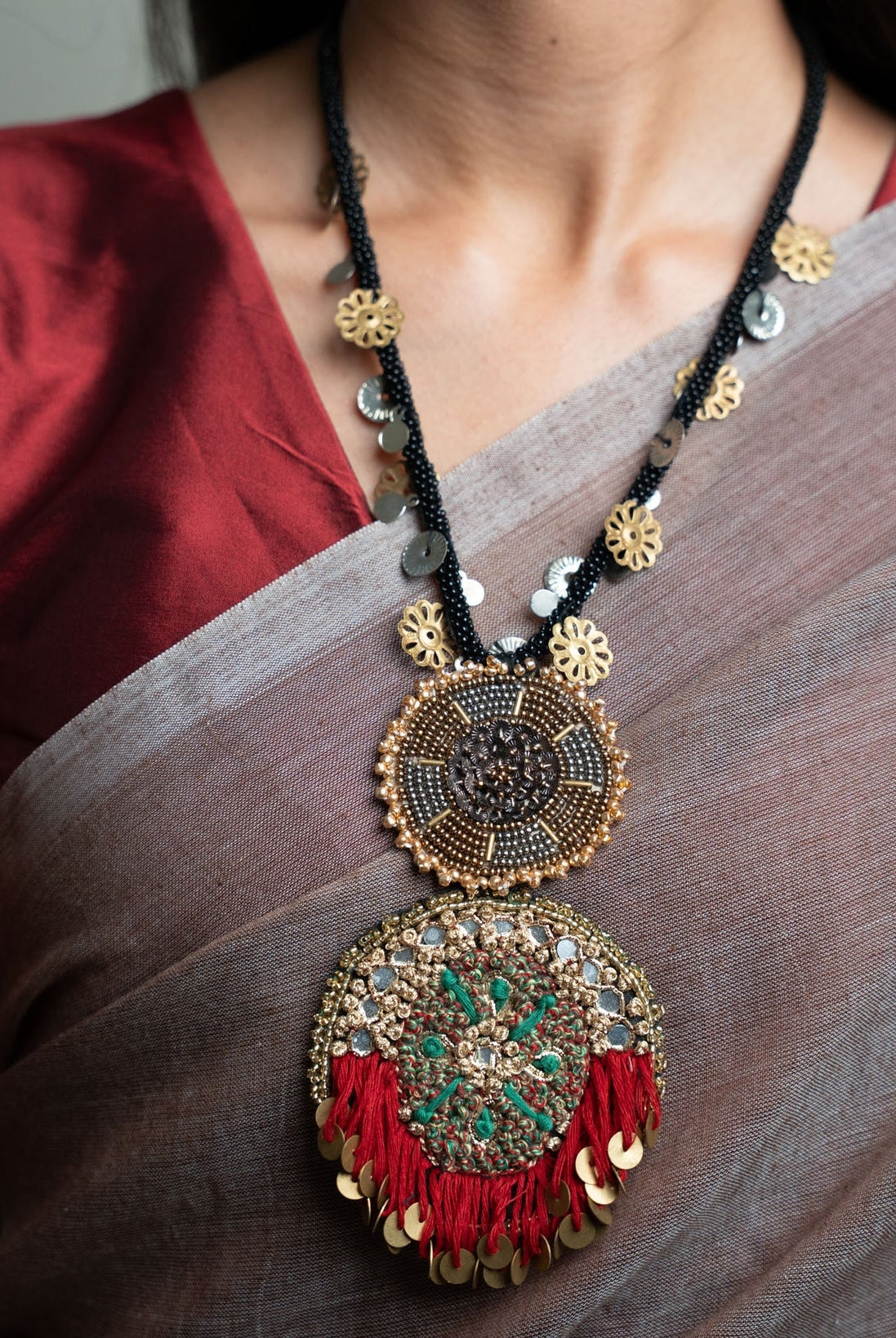 Moirra – Heena Maroon and Black Long Necklace - CiceroniNeckpieceMoirra