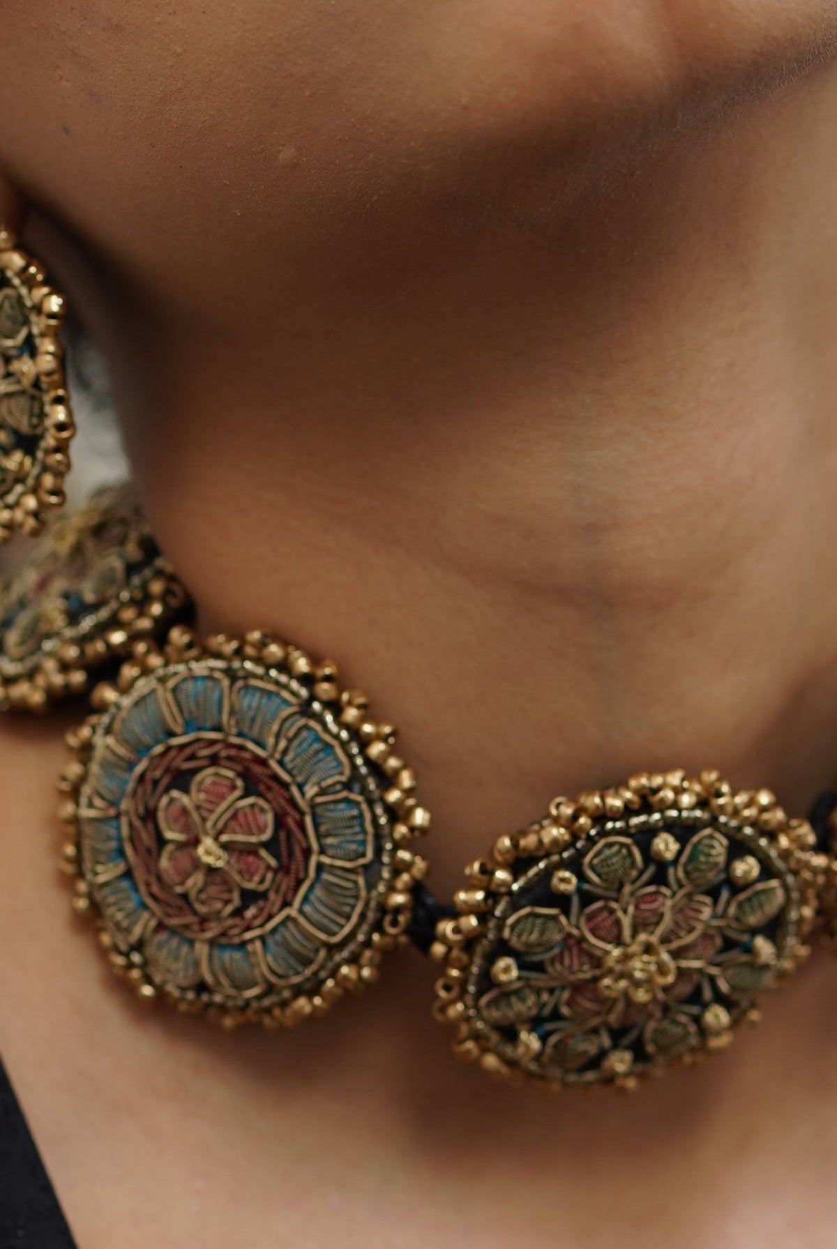 Moirra – Meerabai Maroon and Gold Choker - CiceroniNeckpieceMoirra