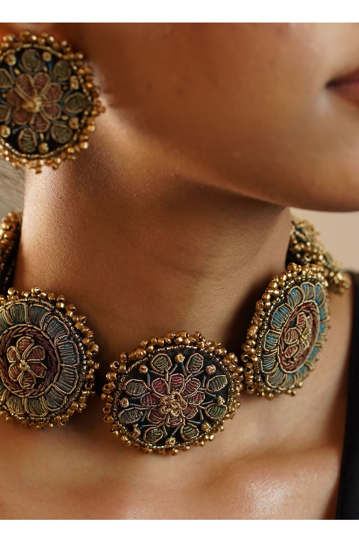 Moirra – Meerabai Maroon and Gold Choker - CiceroniNeckpieceMoirra