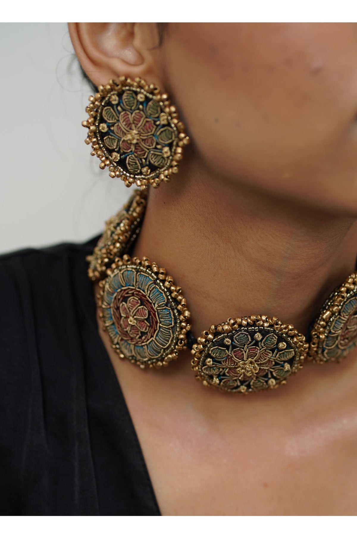 Moirra – Meerabai Maroon and Gold Choker - CiceroniNeckpieceMoirra
