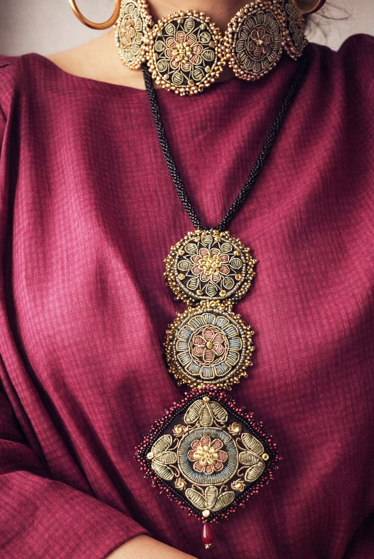 Moirra – Mehrangi Black and Maroon Long Rani Haar - CiceroniNeckpieceMoirra