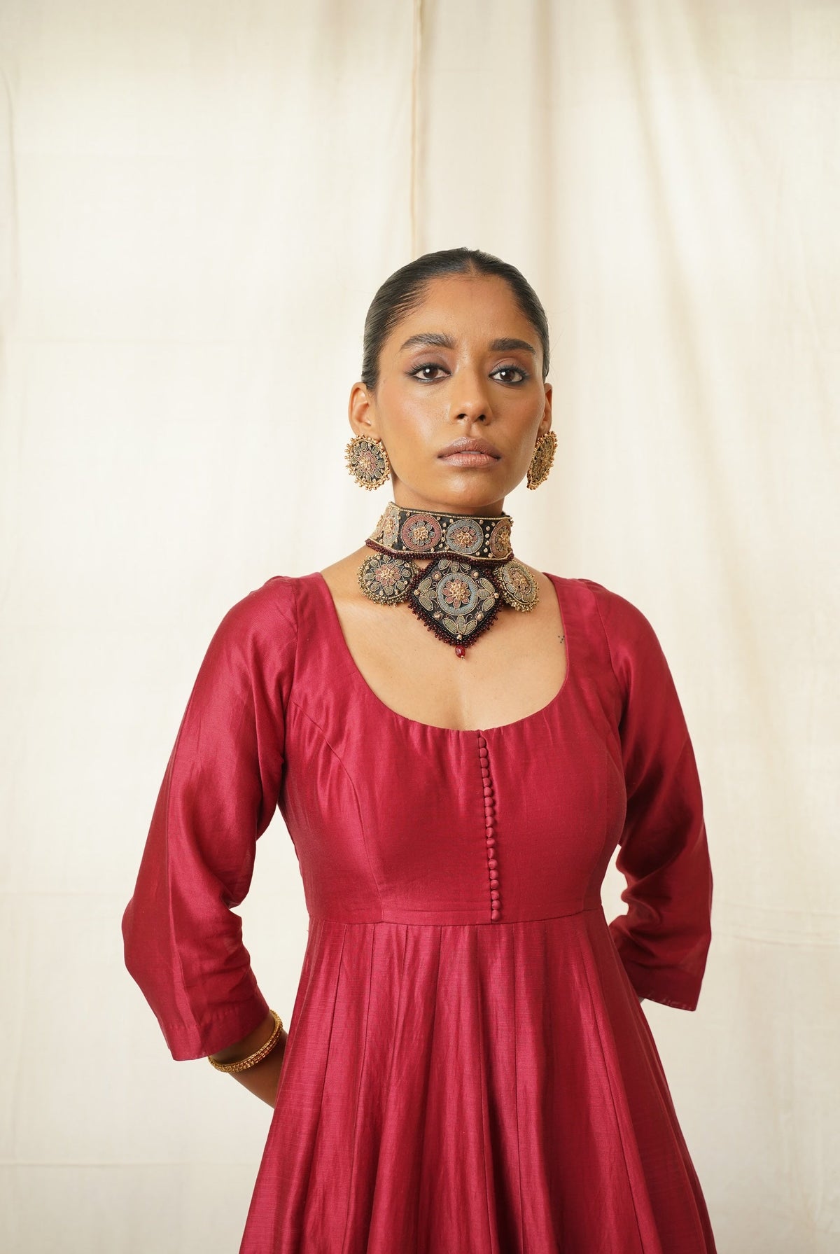 Moirra – Rani Haar, Maroon and Gold, Statement Choker - CiceroniNecklaceMoirra