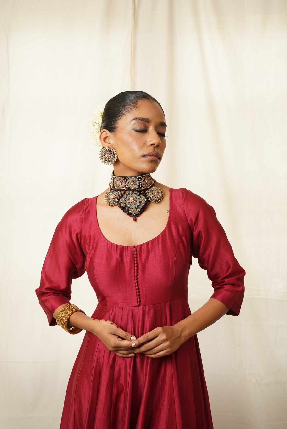 Moirra – Rani Haar, Maroon and Gold, Statement Choker - CiceroniNecklaceMoirra