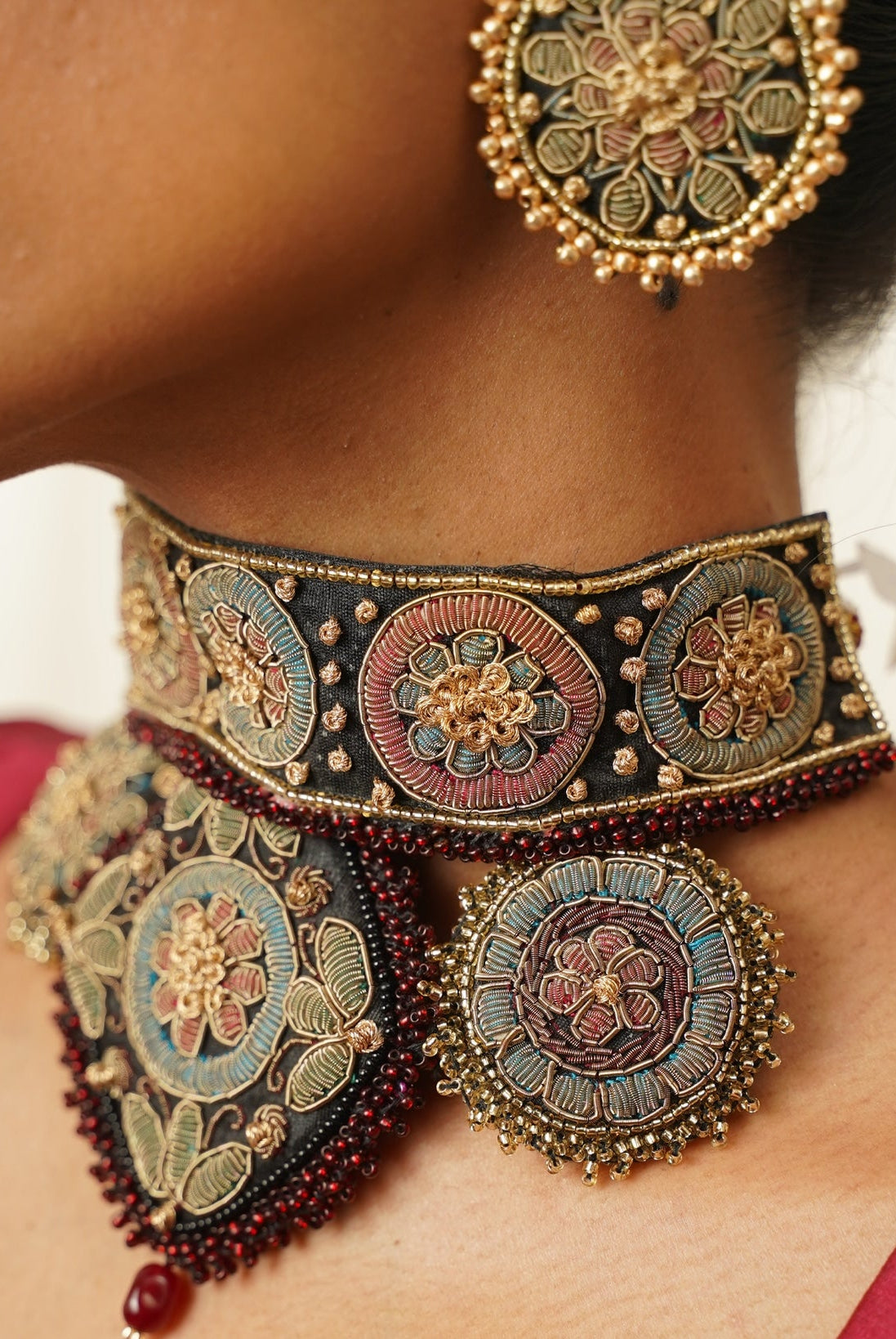 Moirra – Rani Haar, Maroon and Gold, Statement Choker - CiceroniNecklaceMoirra