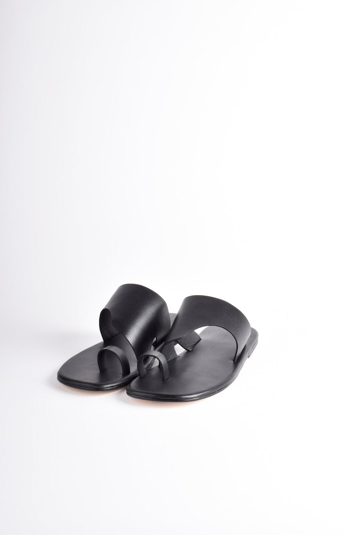 Monochrome Open Toe Chappals - CiceroniFlatsSlomotion