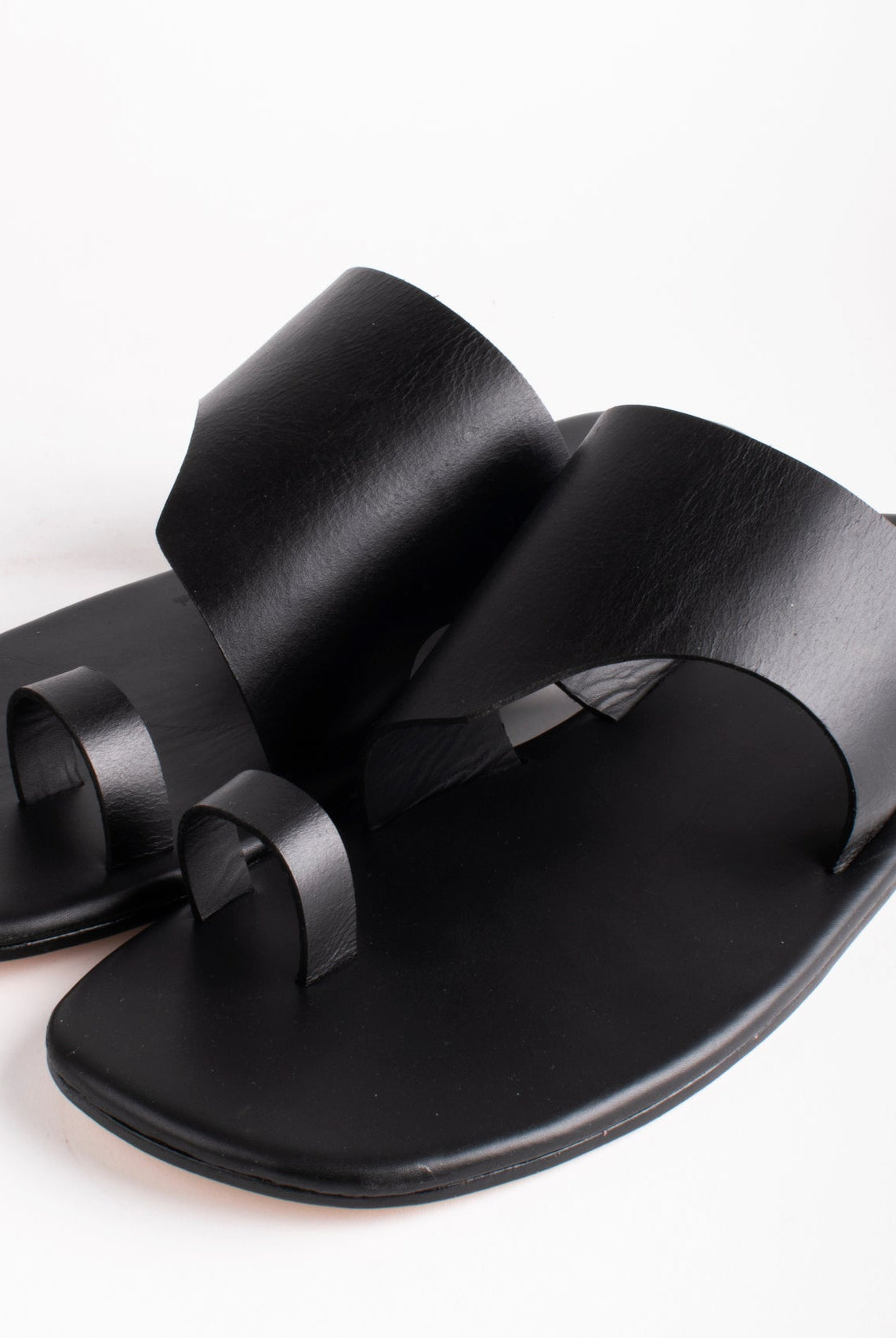Monochrome Open Toe Chappals - CiceroniFlatsSlomotion