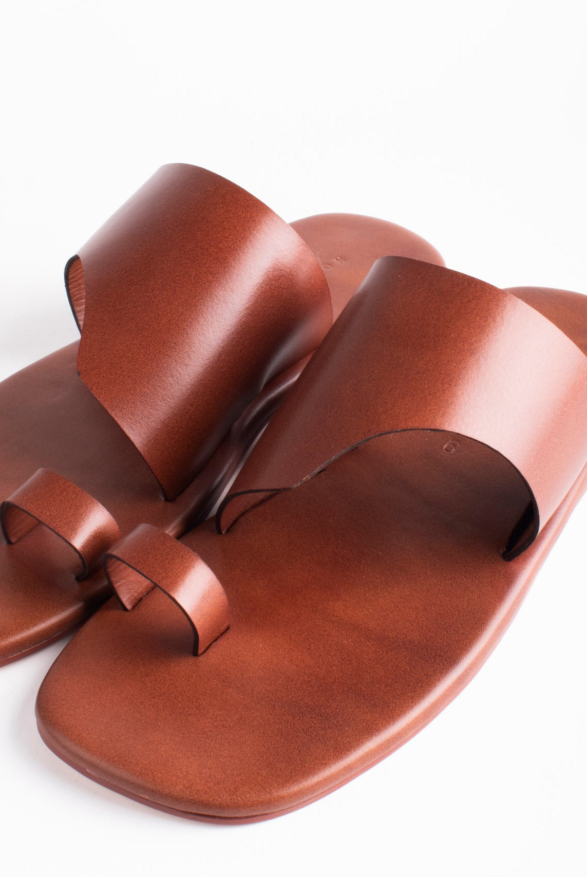 Monochrome Open Toe Chappals - CiceroniFlatsSlomotion