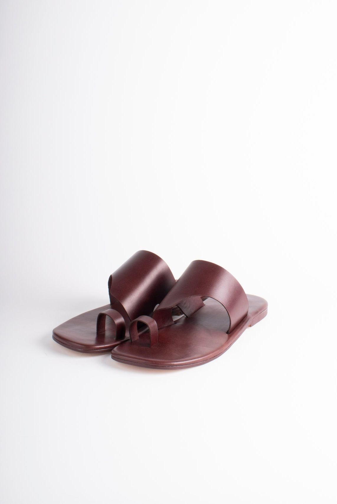 Monochrome Open Toe Chappals - CiceroniFlatsSlomotion