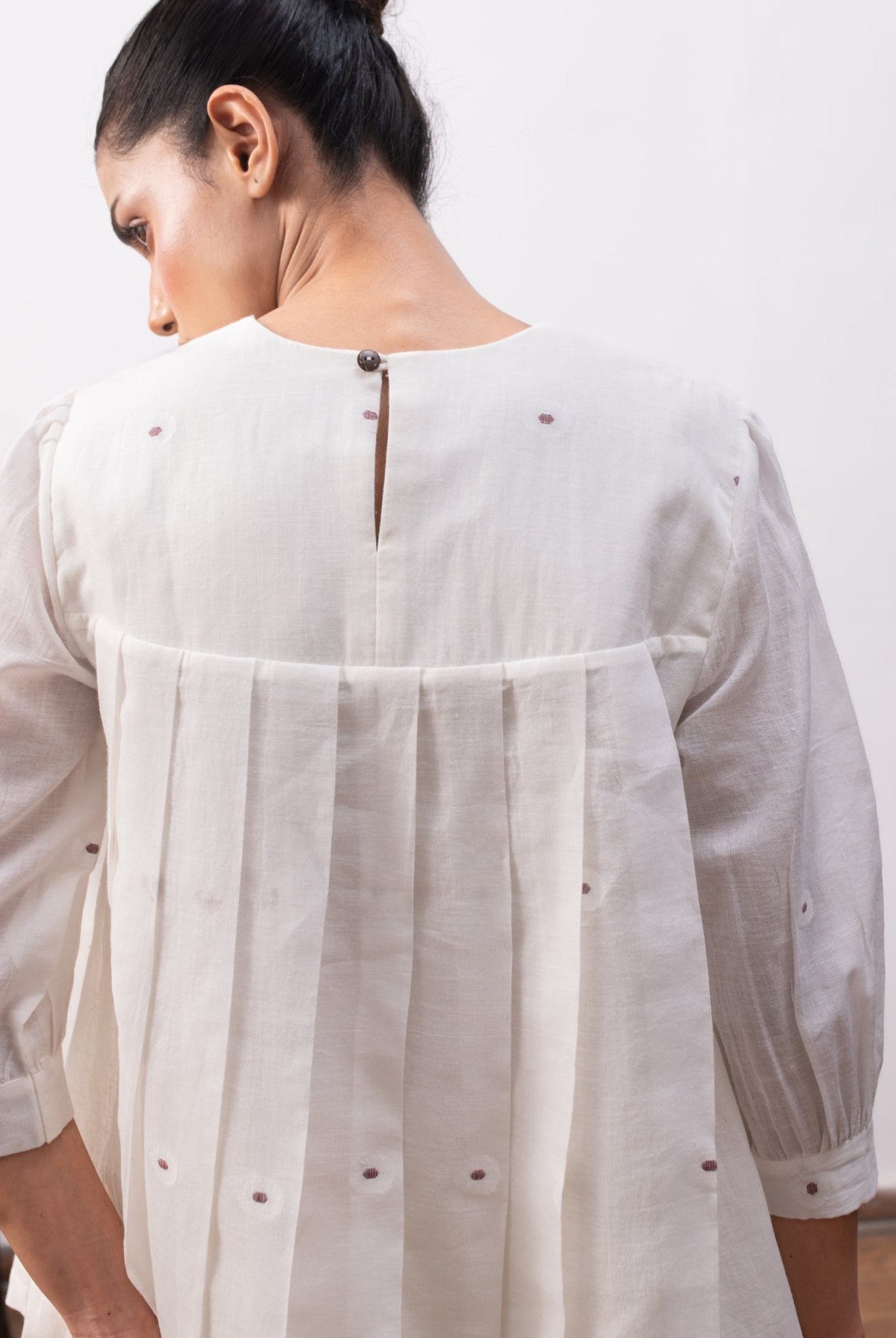 Morisot Jamdani Co - ord - Soft White - CiceroniSkirt SetHiranya