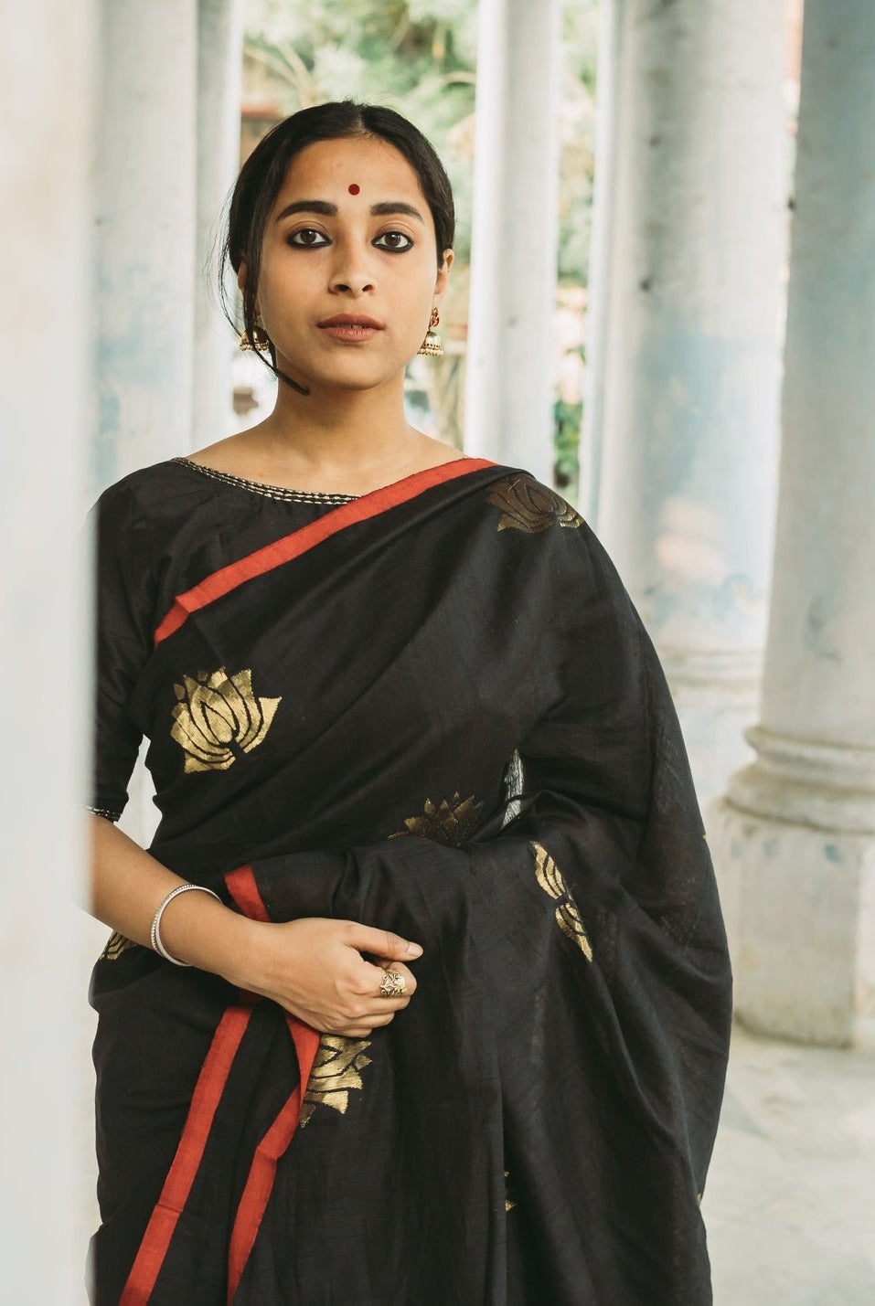 Mrinalini - Black - CiceroniSareeIra
