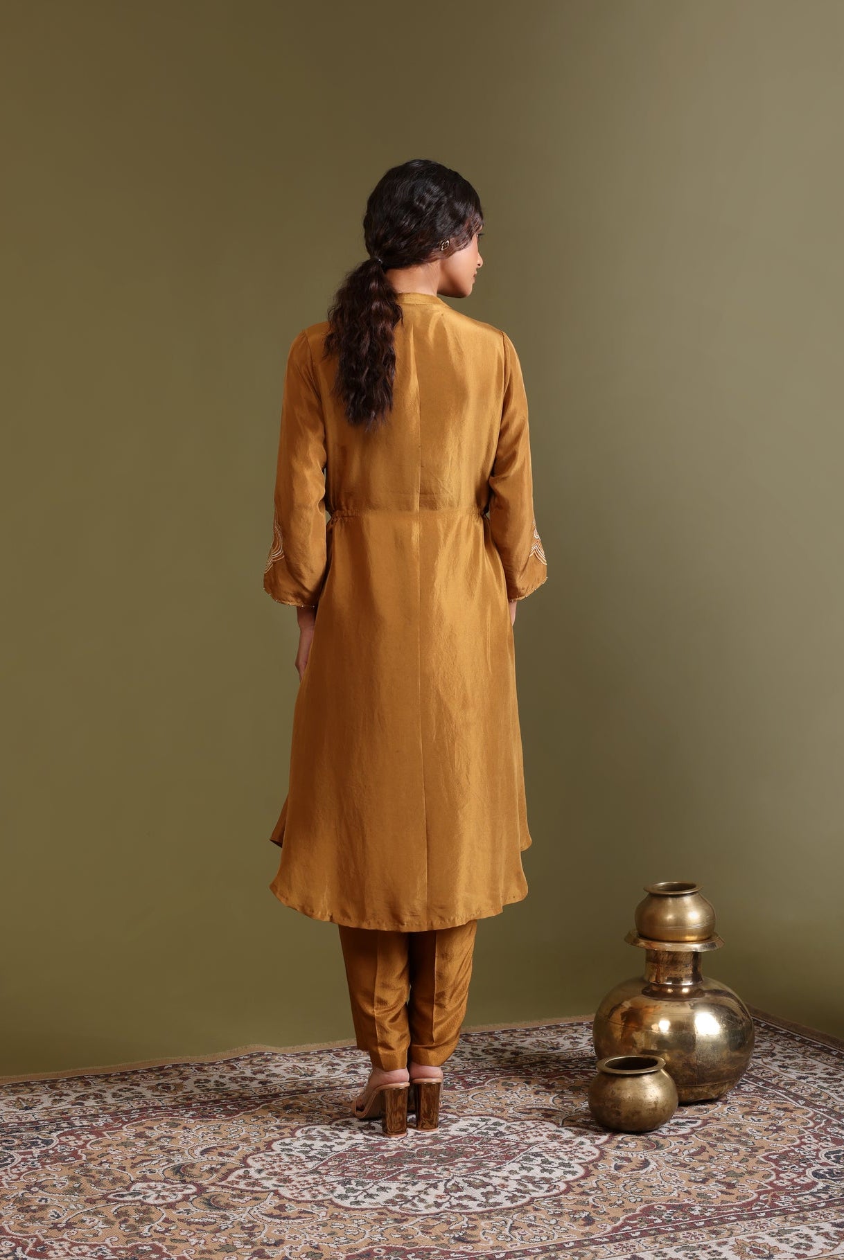 Mrittika Outfit - CiceroniKurta Set, Festive WearChokhi Chorri