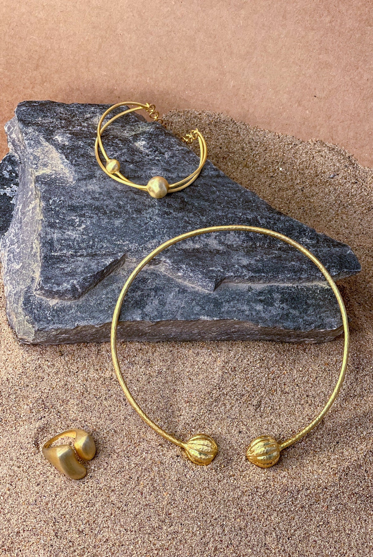 Nacre Choker - CiceroniNeckpieceThe Loom Art