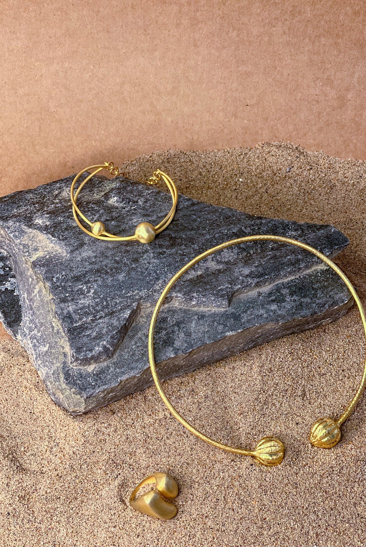 Nacre Choker - CiceroniNeckpieceThe Loom Art