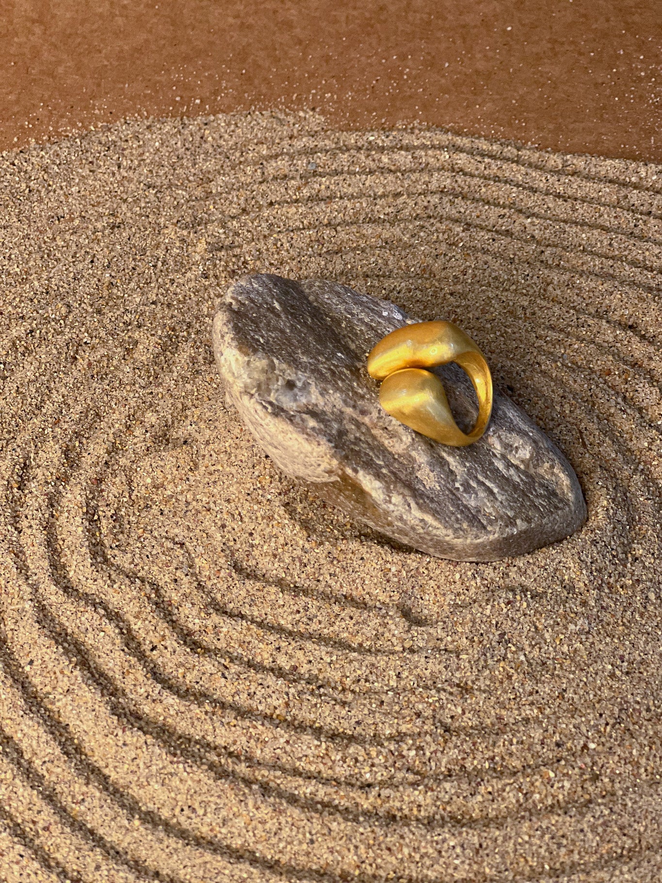 Nacre Ring - CiceroniRingsThe Loom Art