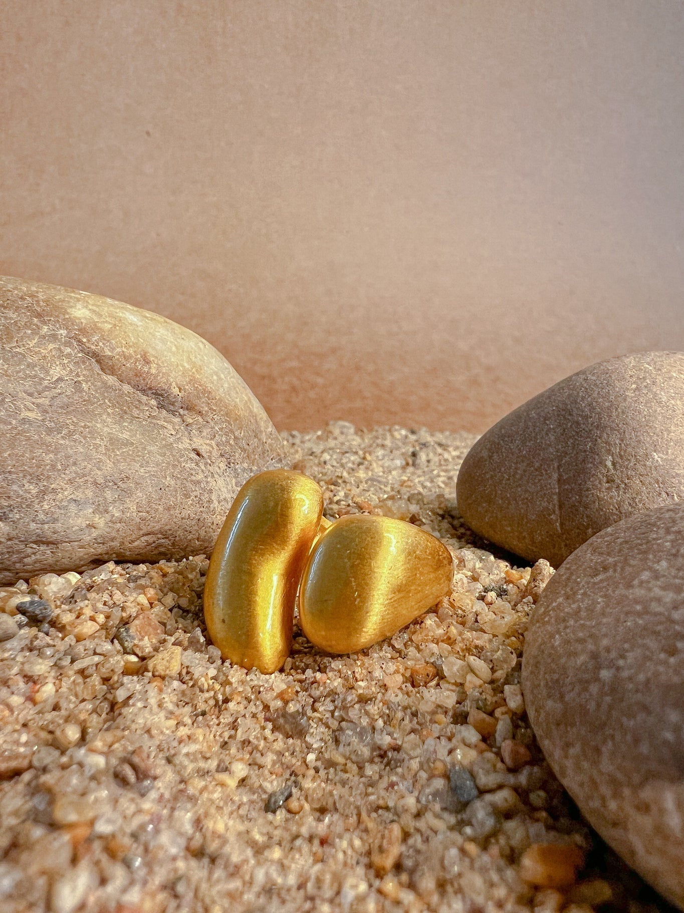 Nacre Ring - CiceroniRingsThe Loom Art