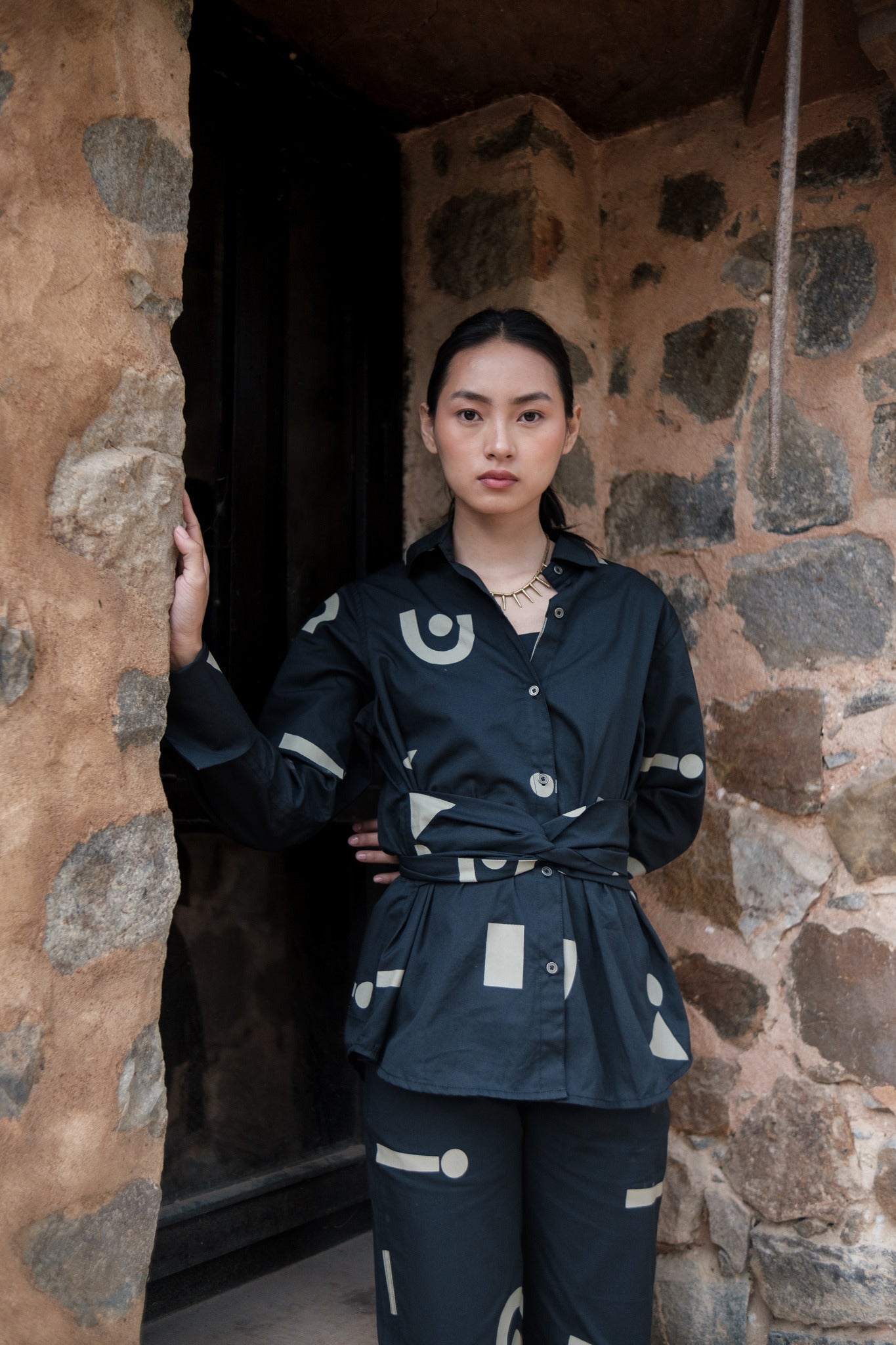 Nara Front Knot Shirt - Triangle Print - CiceroniShirtsThe Terra Tribe