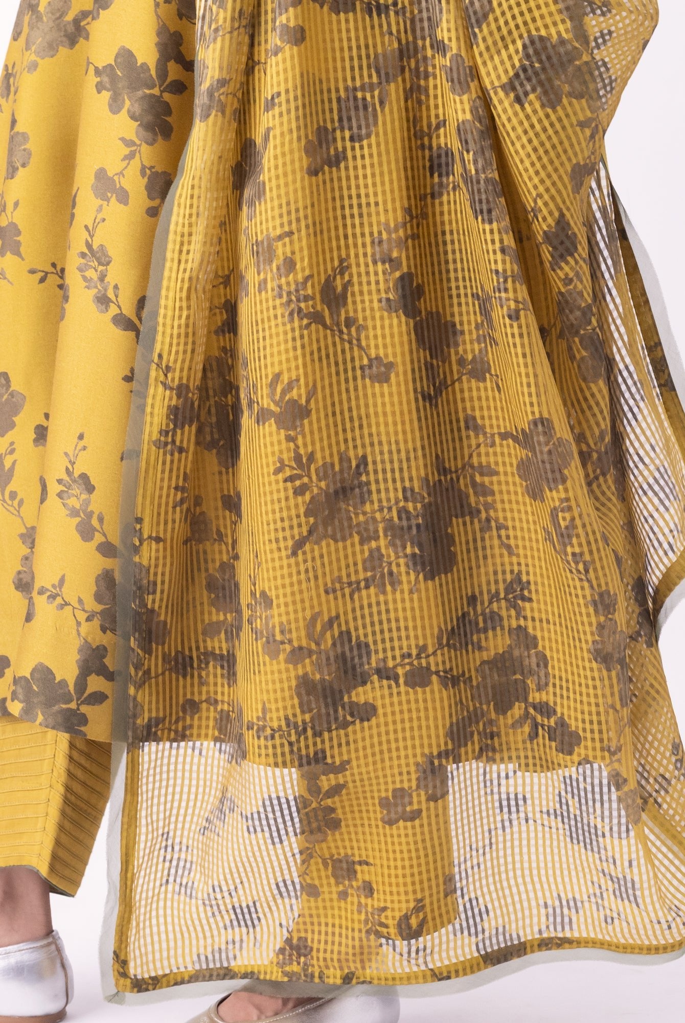 Nikhar Dupatta - CiceroniDupattaShades of India