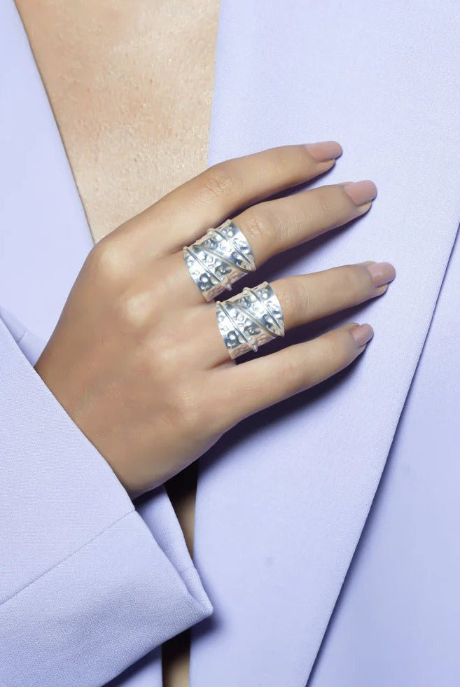 Noori Ring In Silver Tone (Set of 2) - CiceroniRingsEquiivalence