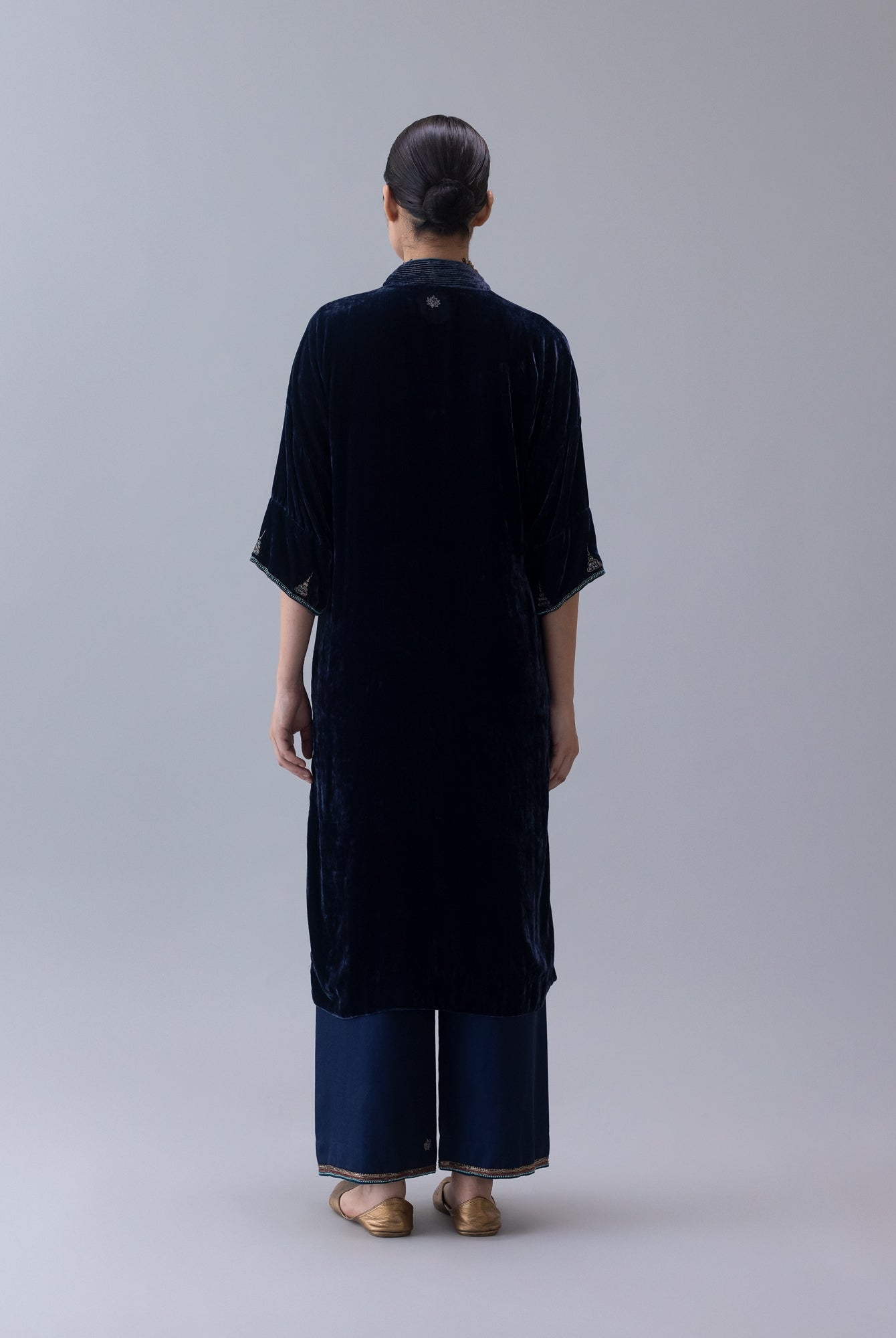 Nyin Indigo Kaftan - CiceroniKaftanShades of India