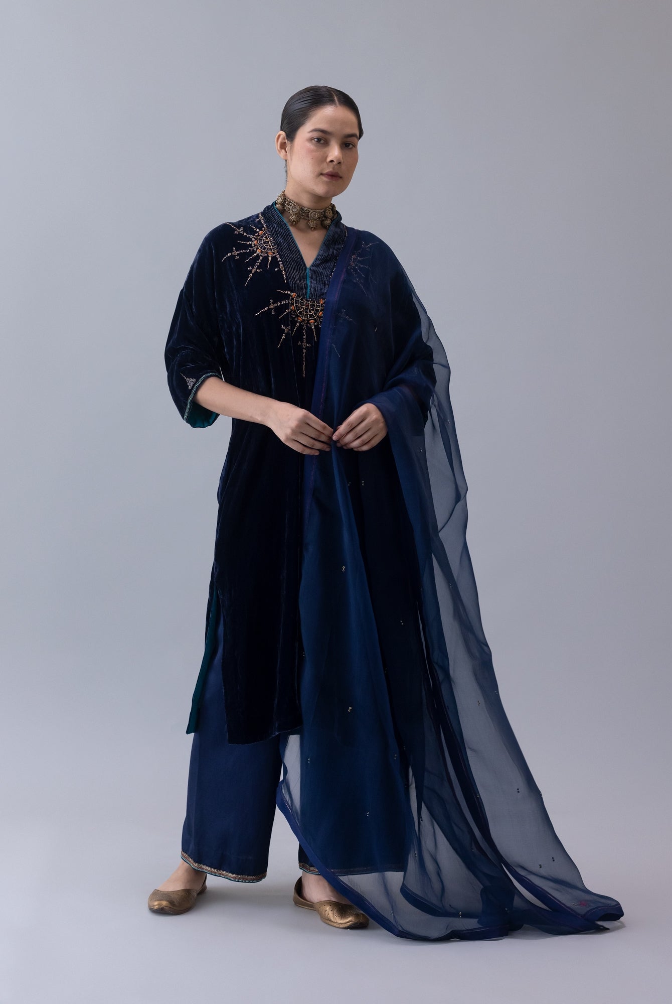 Nyin Indigo Kaftan - CiceroniKaftanShades of India
