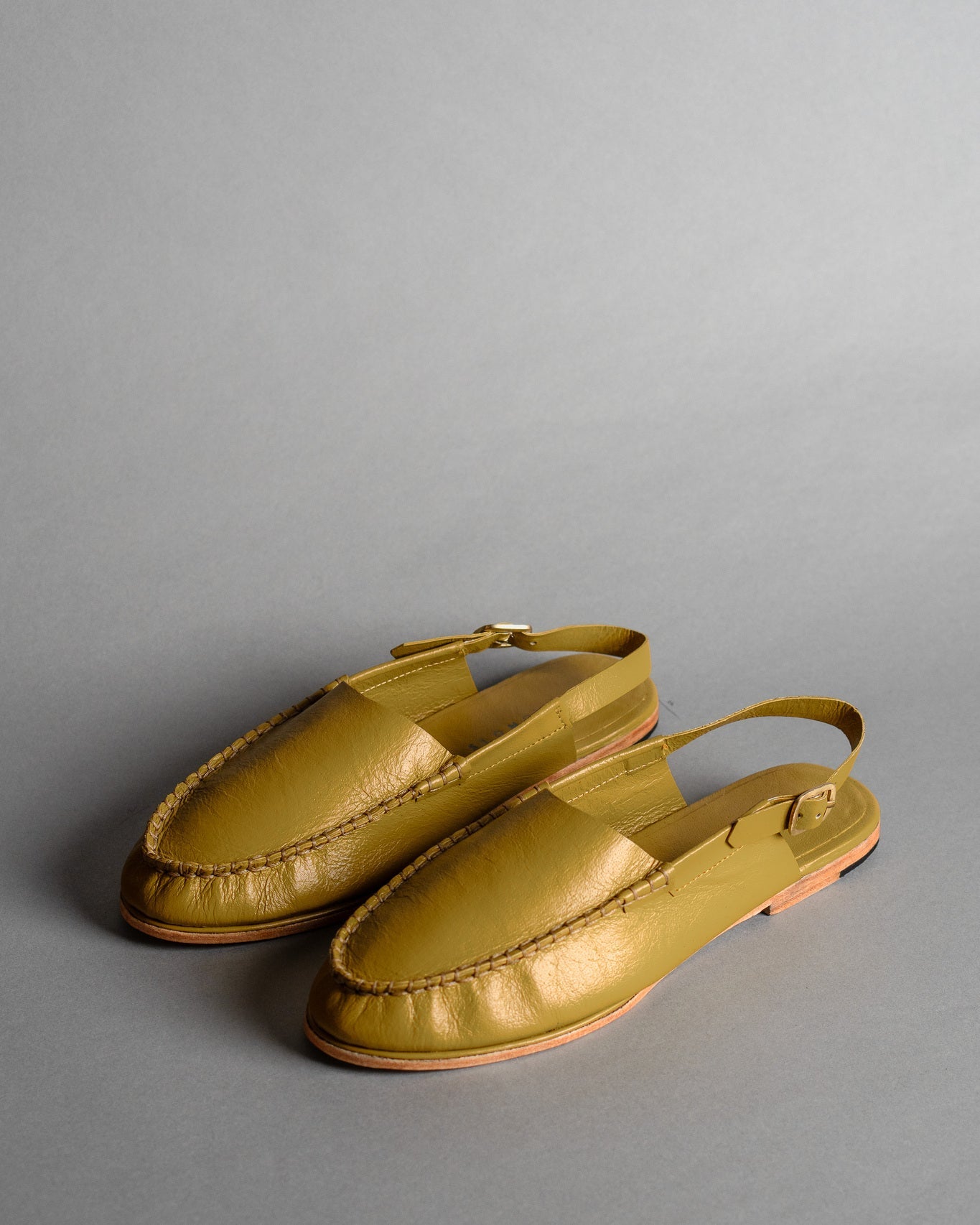 Ochre Mule Loafers - Women - CiceroniSandalsSlomotion