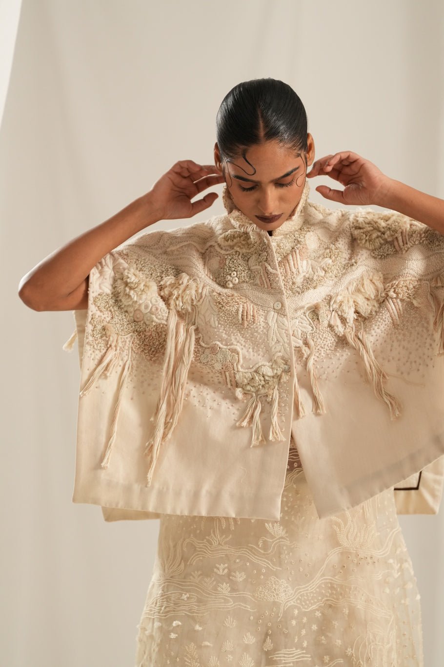 Off White Emb. Jacket - CiceroniJacketsTil