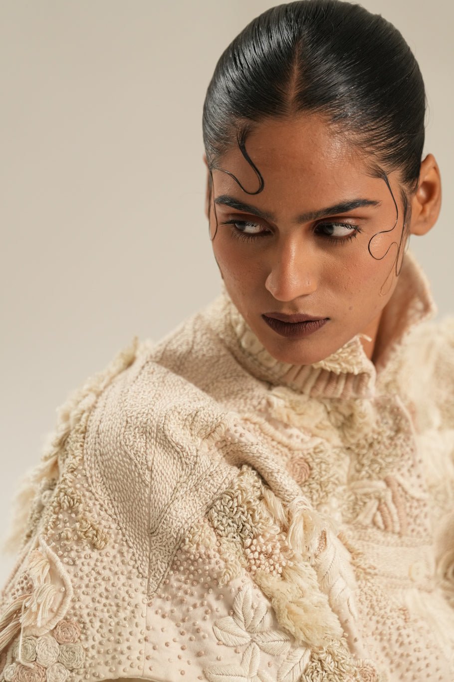 Off White Emb. Jacket - CiceroniJacketsTil